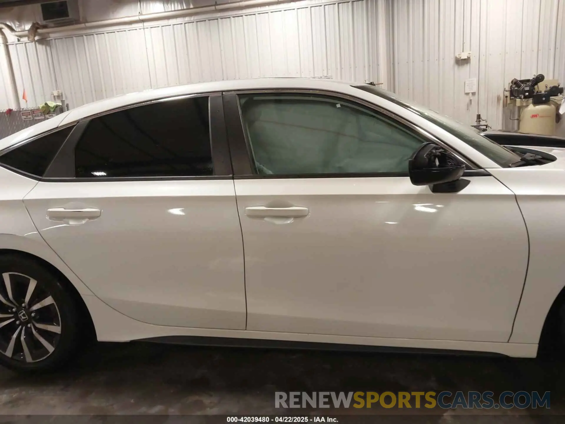 13 Photograph of a damaged car 19XFL1H71NE011984 HONDA CIVIC 2022