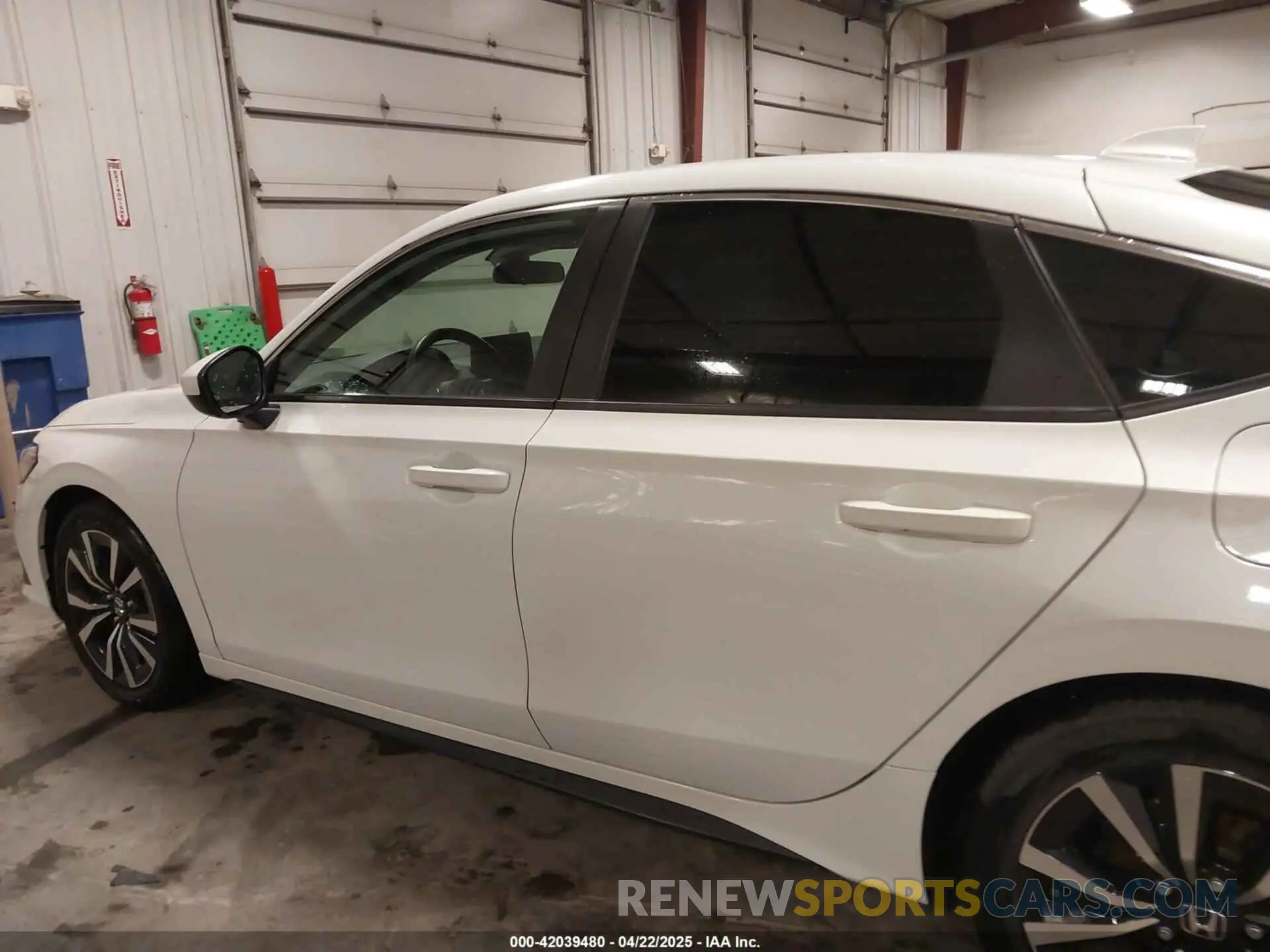 14 Photograph of a damaged car 19XFL1H71NE011984 HONDA CIVIC 2022