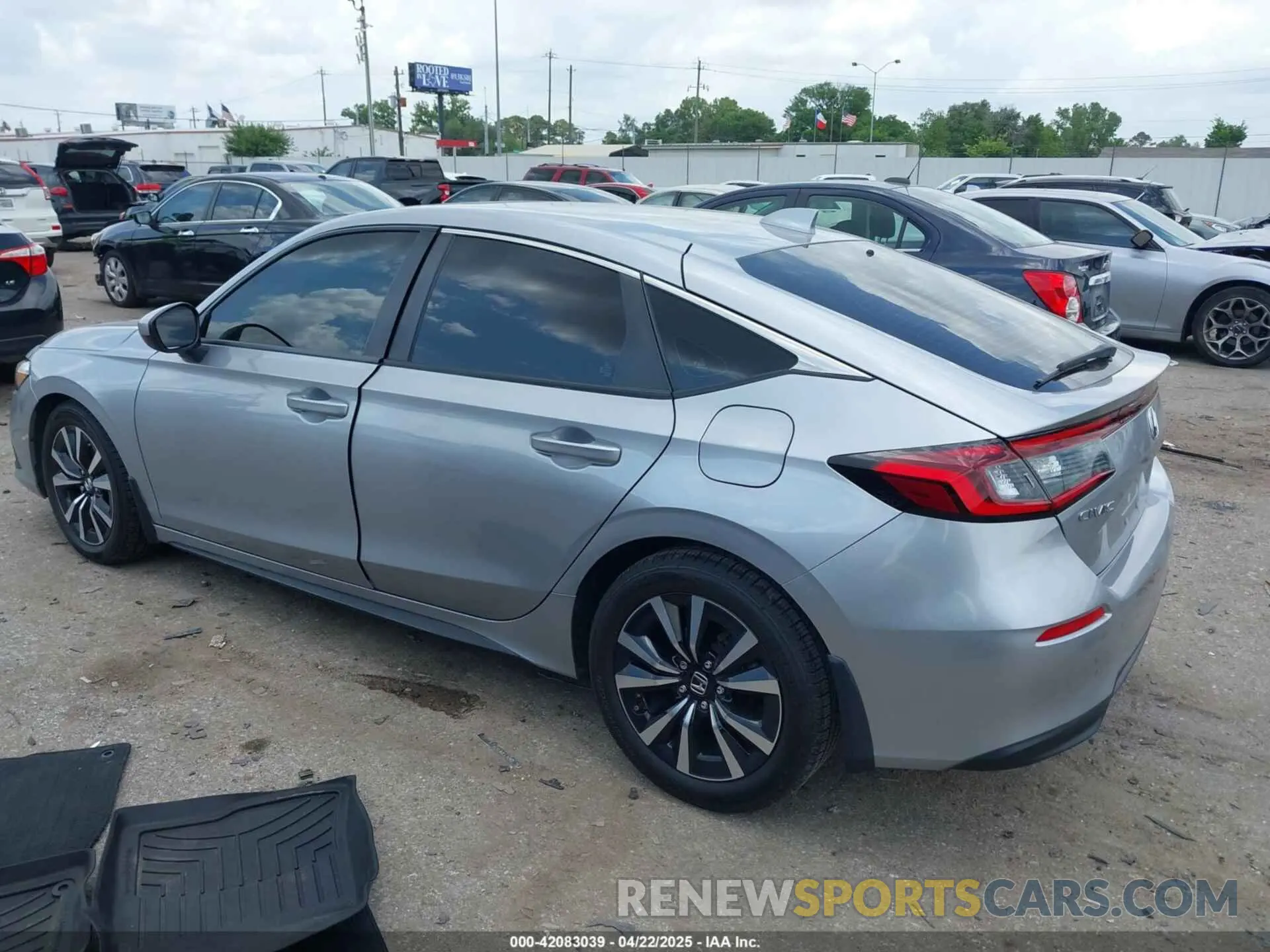 3 Photograph of a damaged car 19XFL1H75NE005038 HONDA CIVIC 2022