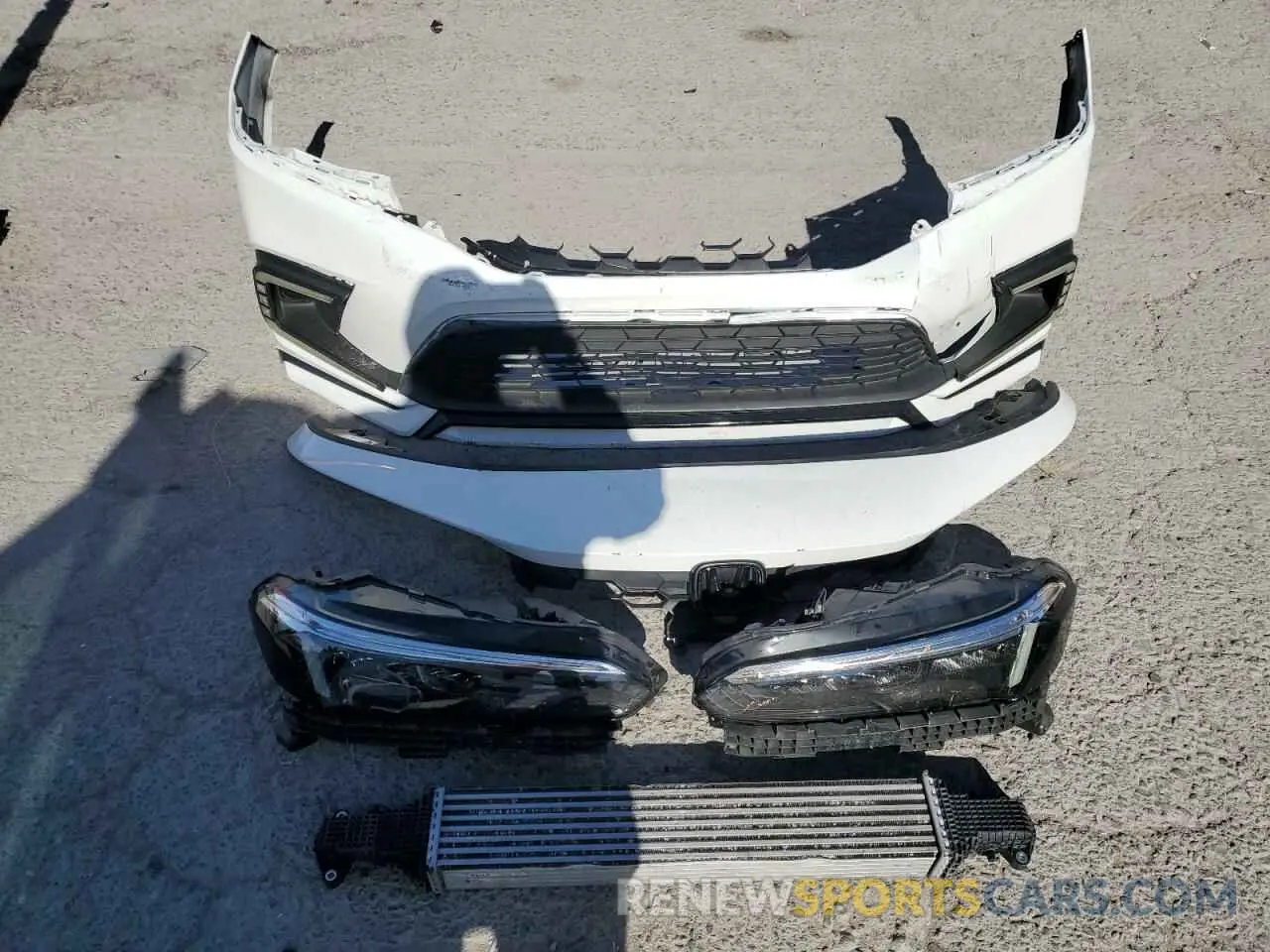 12 Photograph of a damaged car 19XFL1H75NE009350 HONDA CIVIC 2022