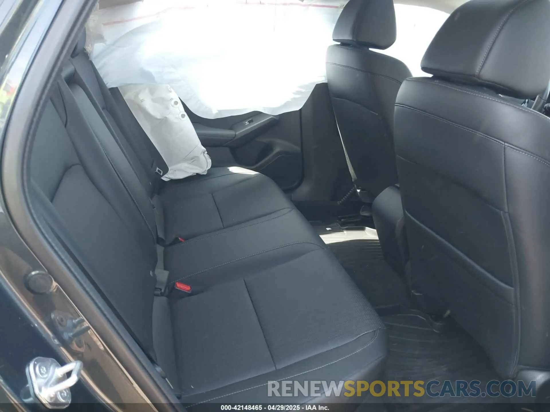 8 Photograph of a damaged car 19XFL1H76NE022981 HONDA CIVIC 2022