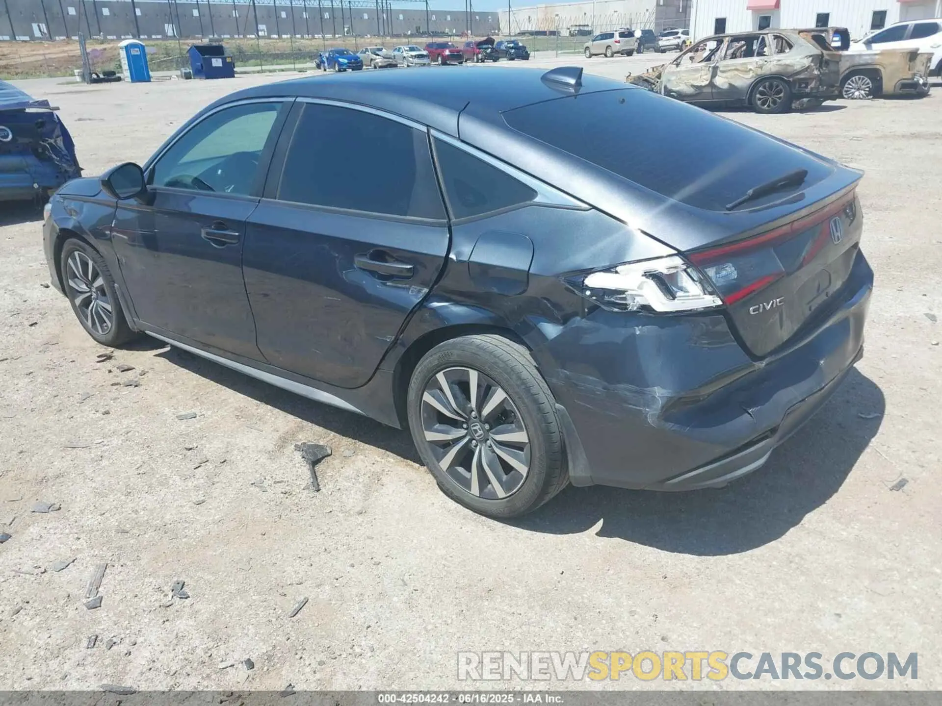 3 Photograph of a damaged car 19XFL1H78NE006815 HONDA CIVIC 2022