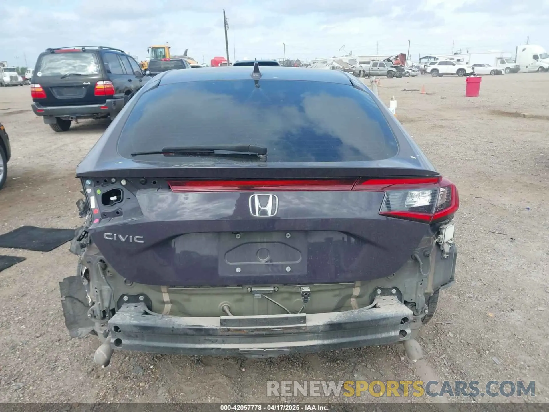 17 Photograph of a damaged car 19XFL1H79NE011649 HONDA CIVIC 2022