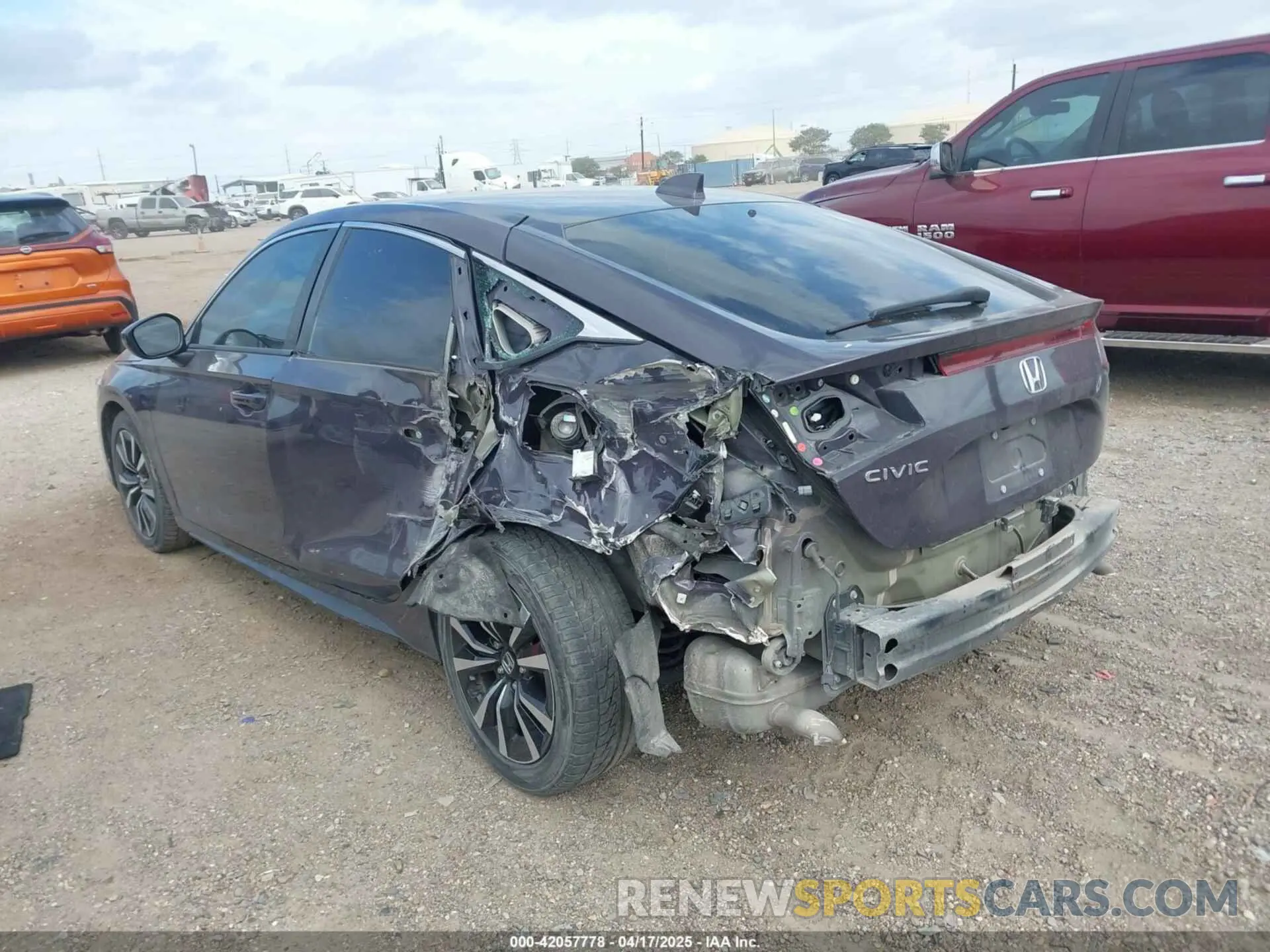 3 Photograph of a damaged car 19XFL1H79NE011649 HONDA CIVIC 2022