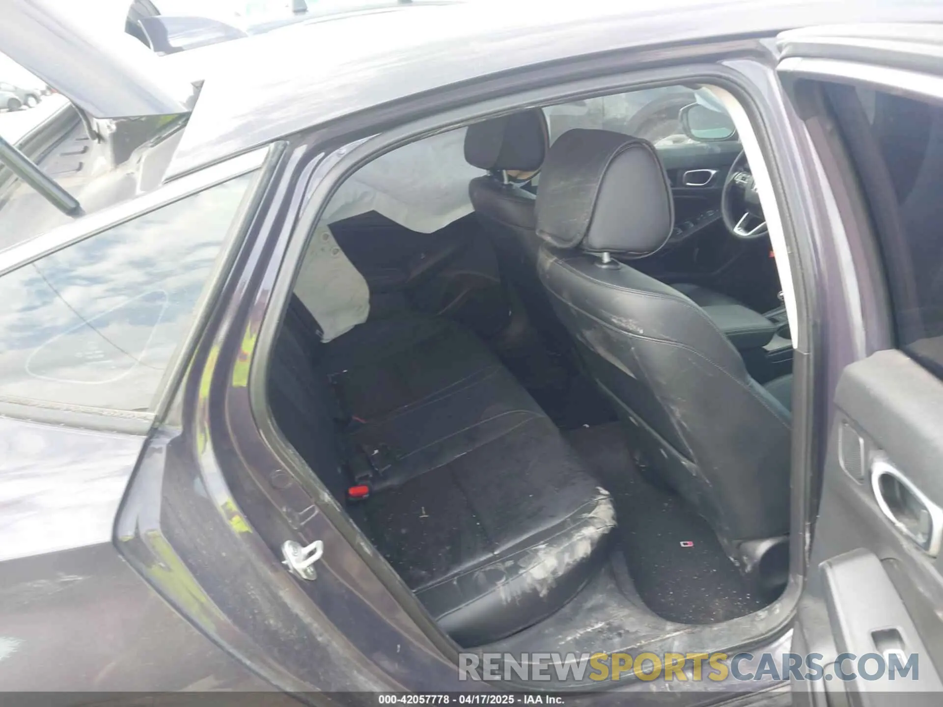 8 Photograph of a damaged car 19XFL1H79NE011649 HONDA CIVIC 2022