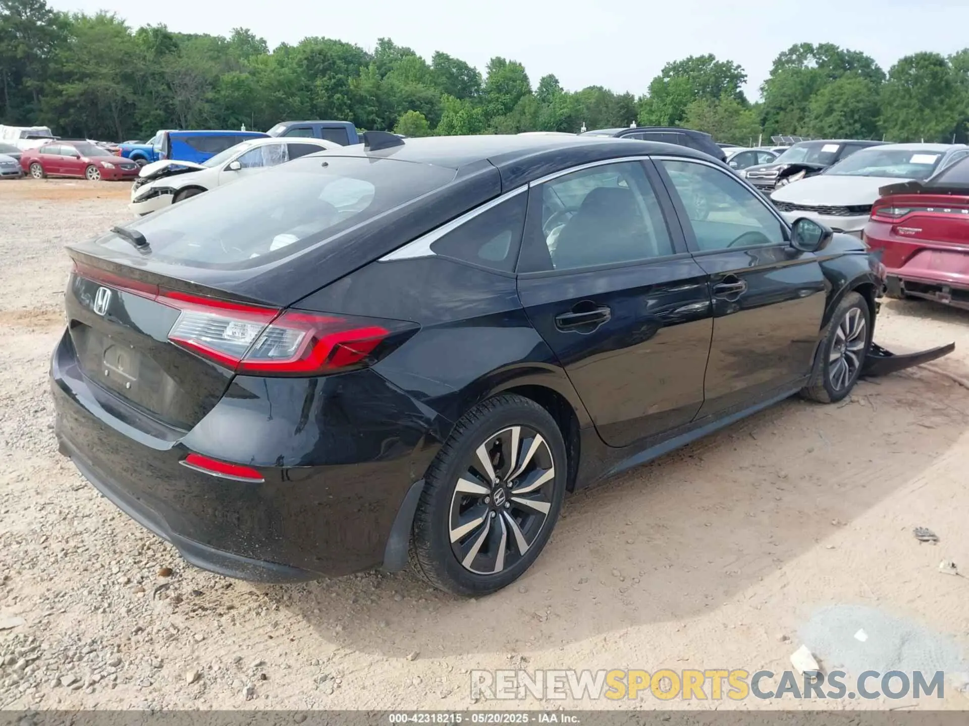 4 Photograph of a damaged car 19XFL1H79NE022960 HONDA CIVIC 2022