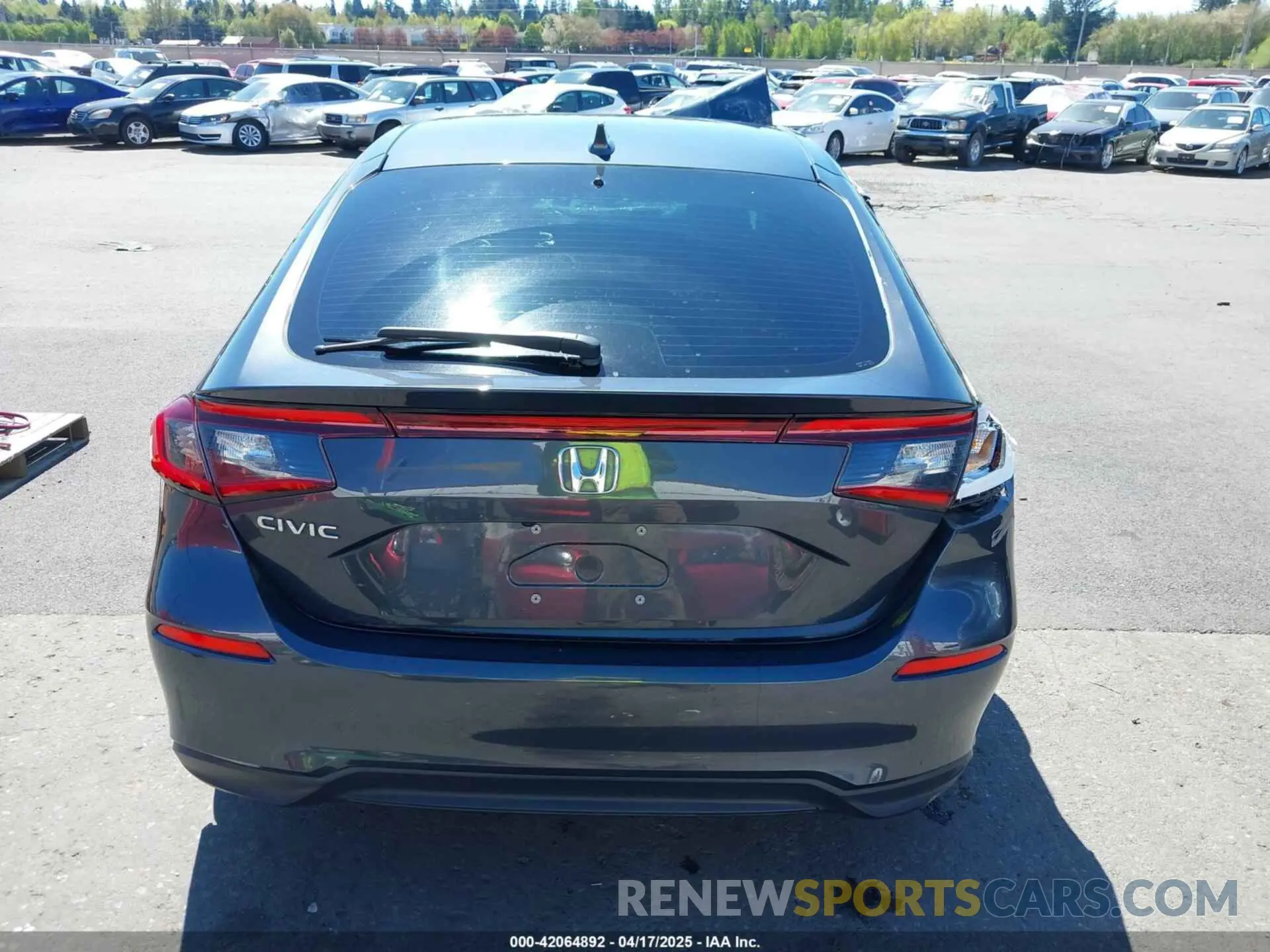 17 Photograph of a damaged car 19XFL1H7XNE013345 HONDA CIVIC 2022