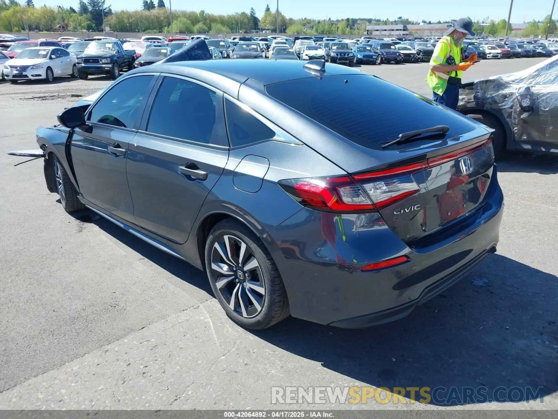 3 Photograph of a damaged car 19XFL1H7XNE013345 HONDA CIVIC 2022