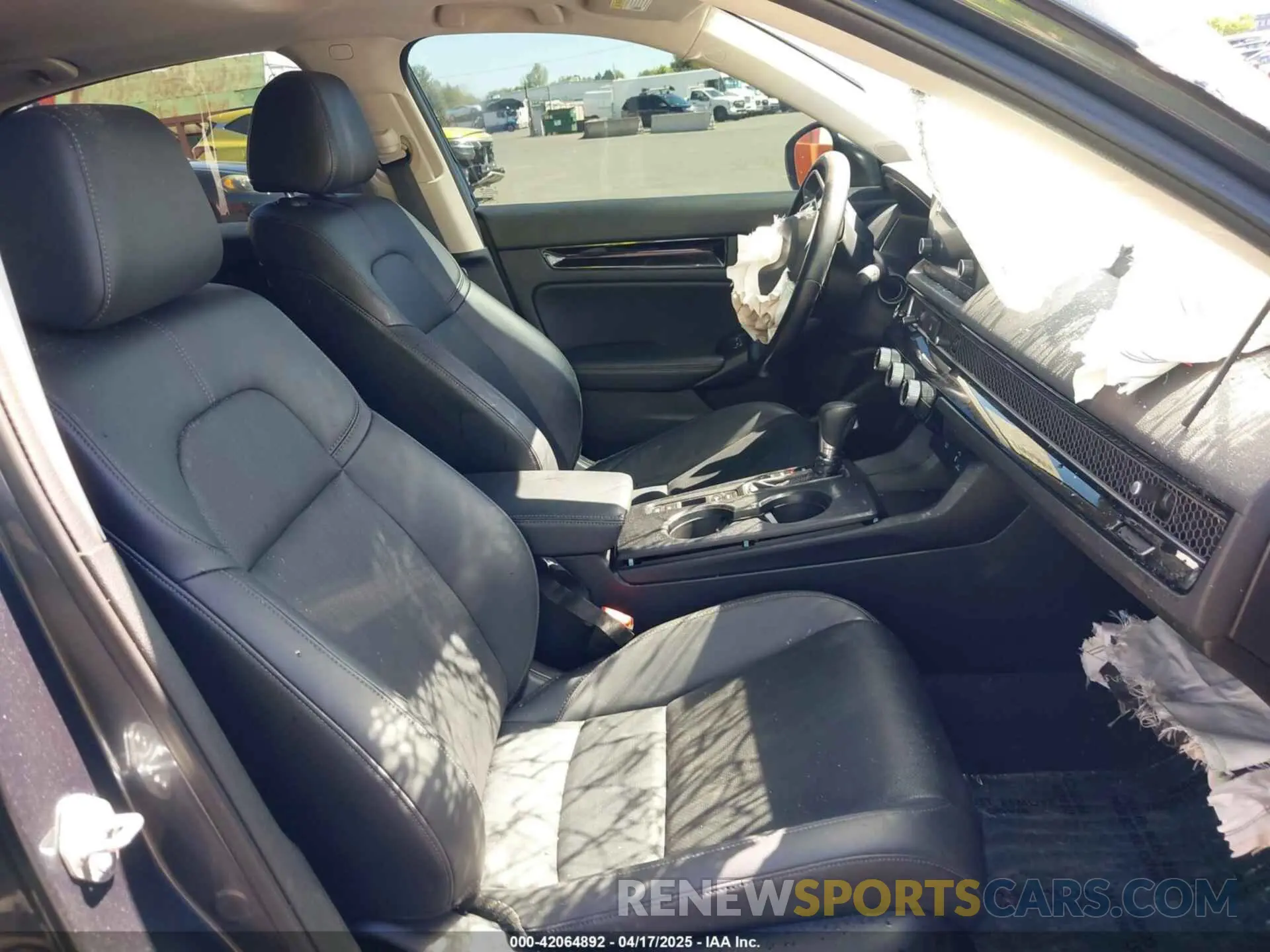 5 Photograph of a damaged car 19XFL1H7XNE013345 HONDA CIVIC 2022