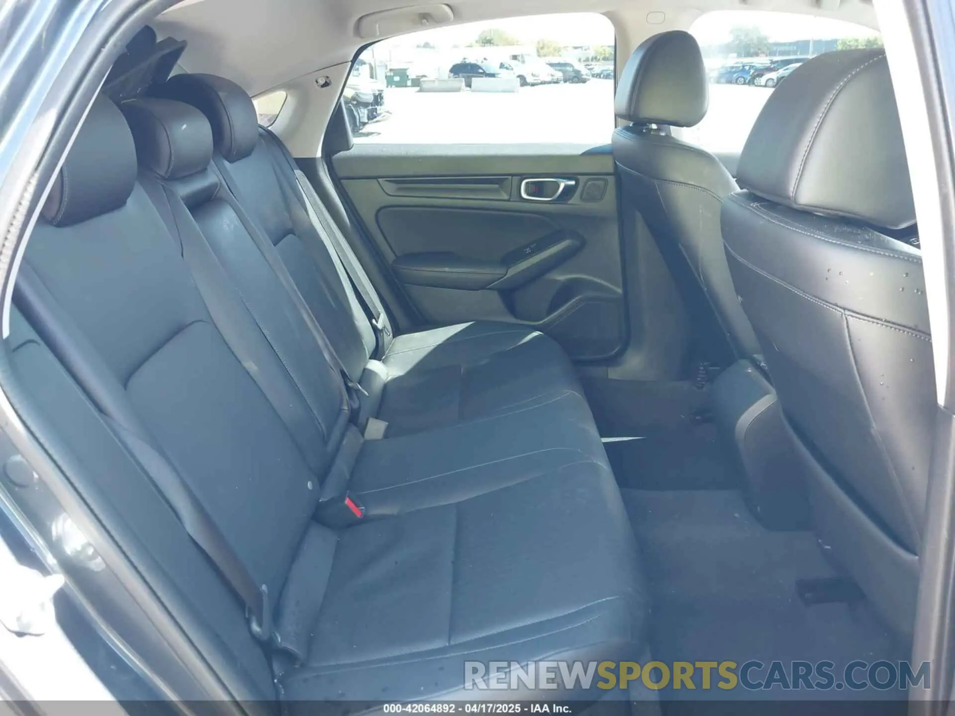 8 Photograph of a damaged car 19XFL1H7XNE013345 HONDA CIVIC 2022