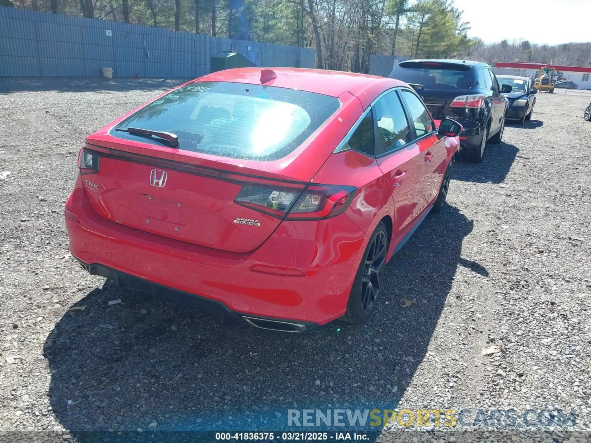 4 Photograph of a damaged car 19XFL1H80NE015226 HONDA CIVIC 2022