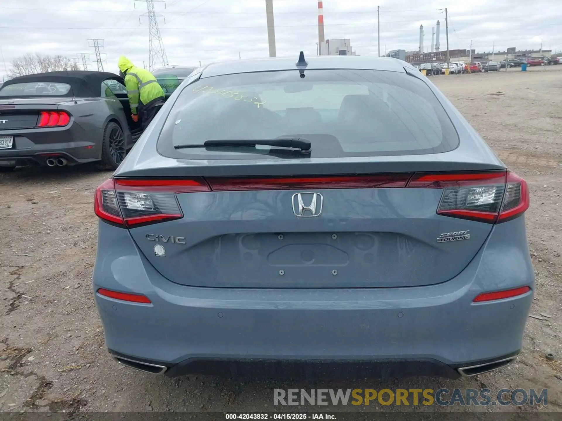 17 Photograph of a damaged car 19XFL1H81NE023917 HONDA CIVIC 2022