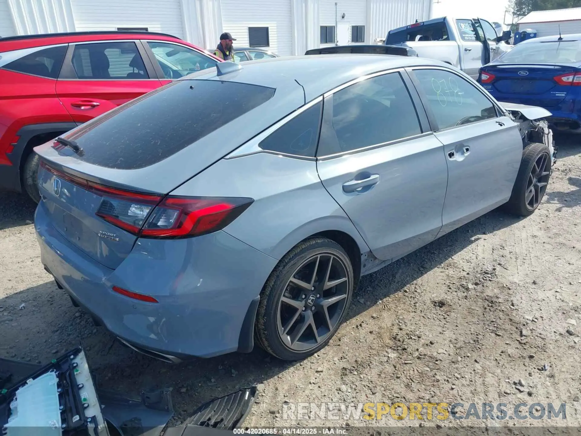 4 Photograph of a damaged car 19XFL1H82NE003000 HONDA CIVIC 2022