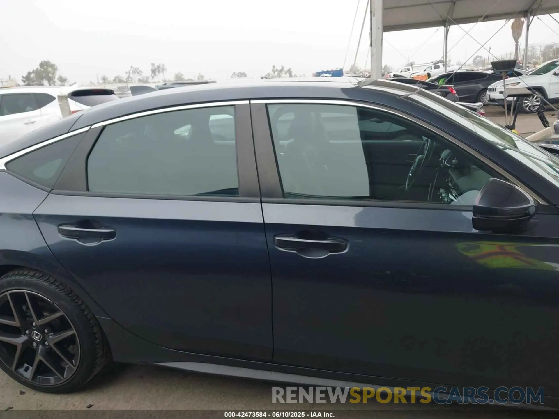 13 Photograph of a damaged car 19XFL1H82NE011467 HONDA CIVIC 2022