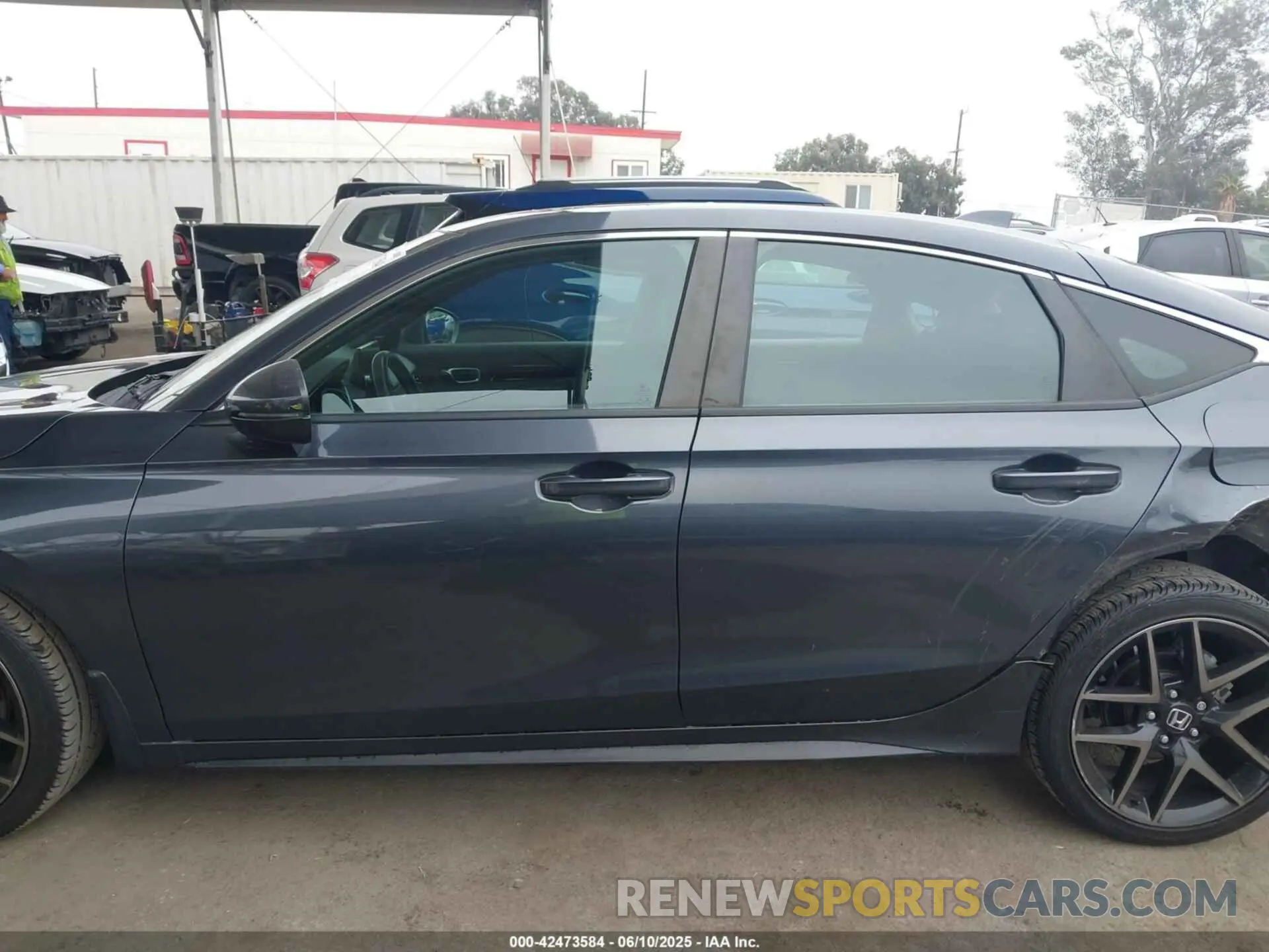 14 Photograph of a damaged car 19XFL1H82NE011467 HONDA CIVIC 2022