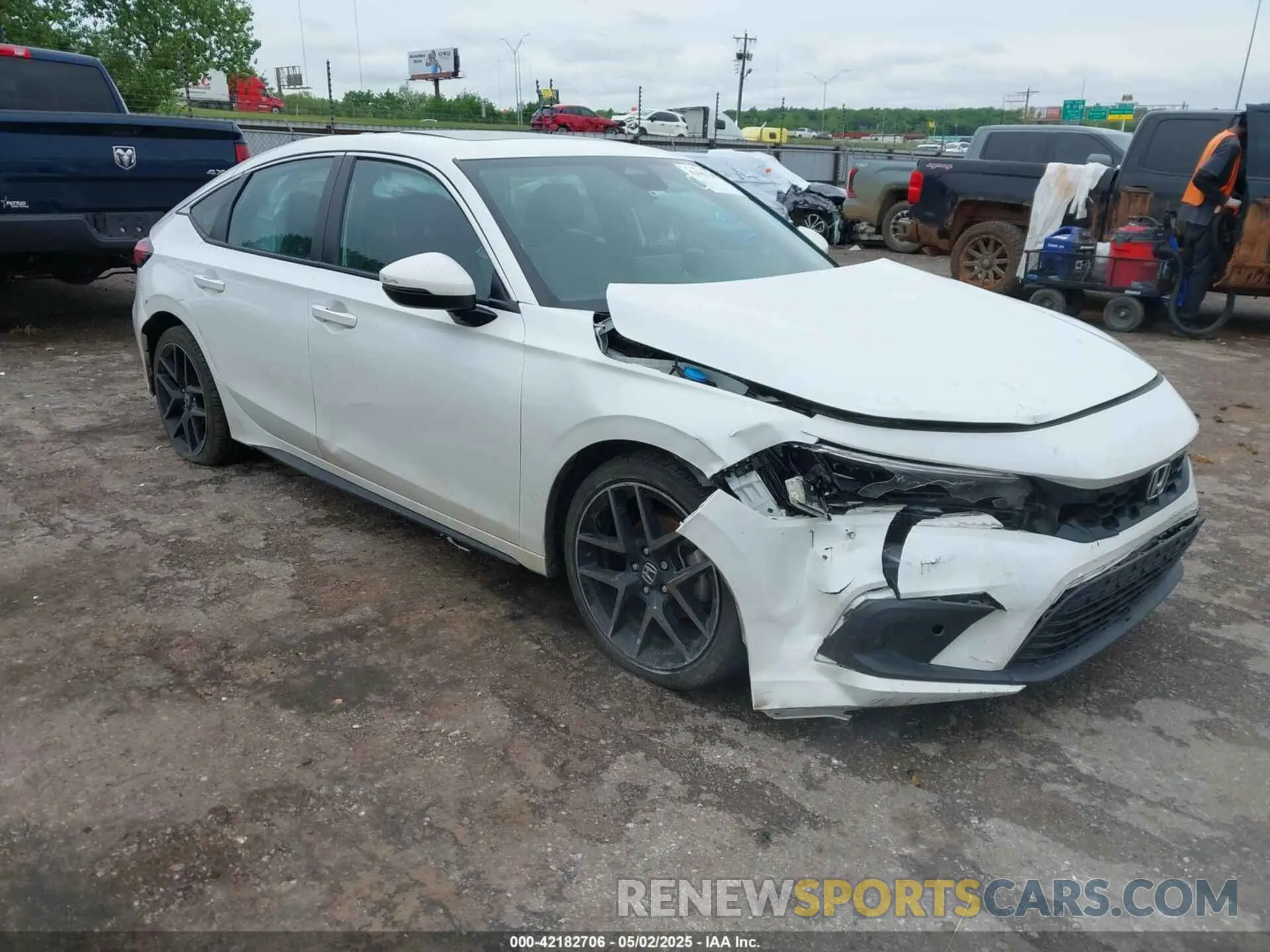 1 Photograph of a damaged car 19XFL1H83NE009937 HONDA CIVIC 2022