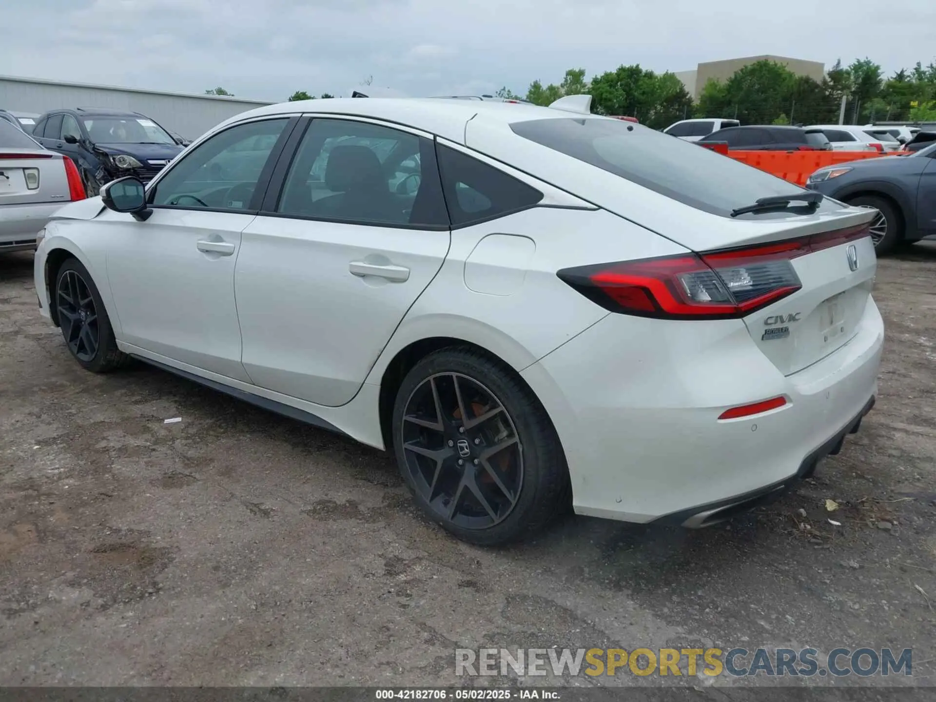 3 Photograph of a damaged car 19XFL1H83NE009937 HONDA CIVIC 2022
