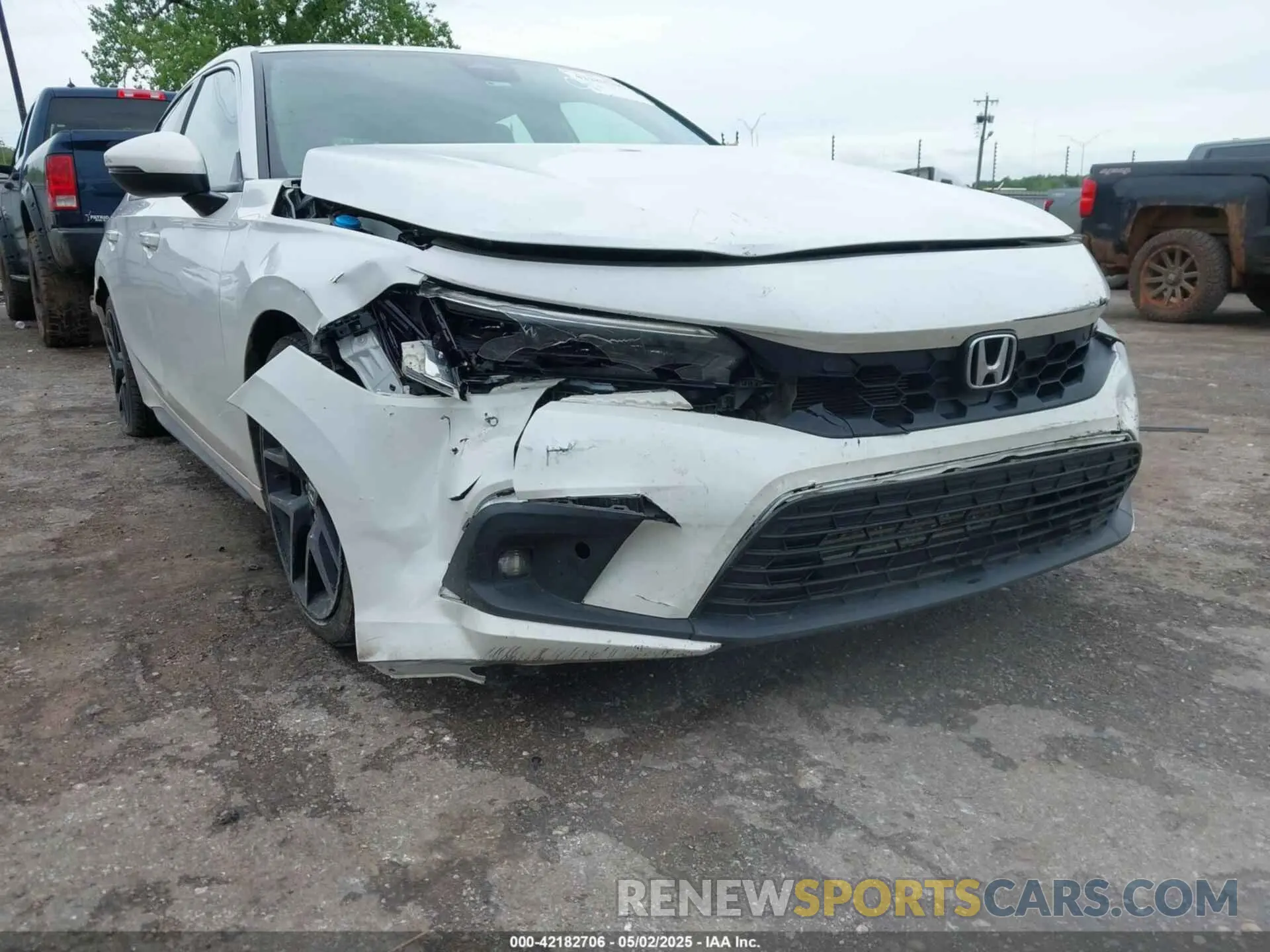 6 Photograph of a damaged car 19XFL1H83NE009937 HONDA CIVIC 2022