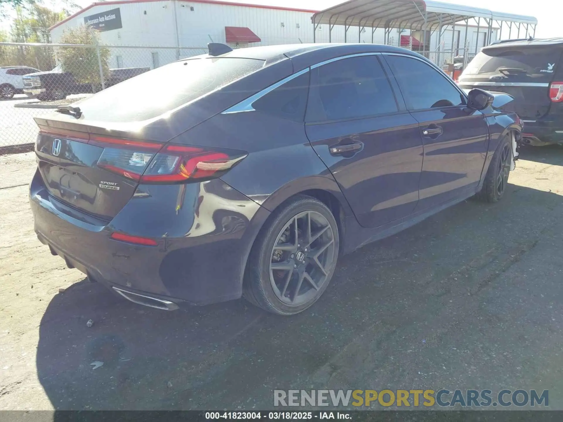 4 Photograph of a damaged car 19XFL1H83NE010893 HONDA CIVIC 2022