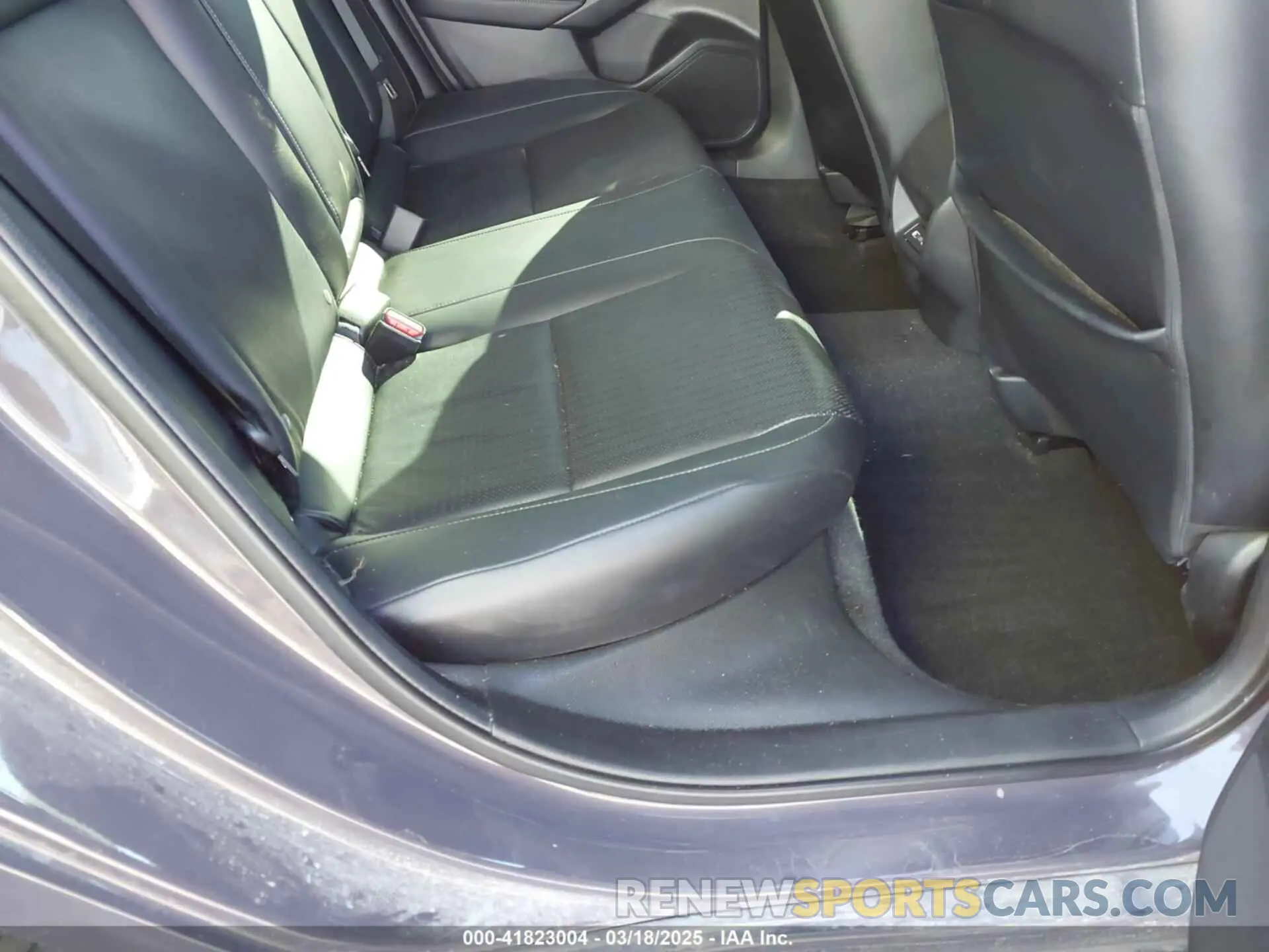 8 Photograph of a damaged car 19XFL1H83NE010893 HONDA CIVIC 2022
