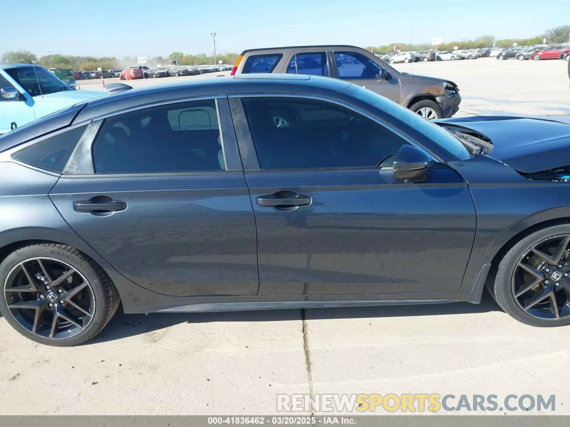 13 Photograph of a damaged car 19XFL1H83NE022056 HONDA CIVIC 2022
