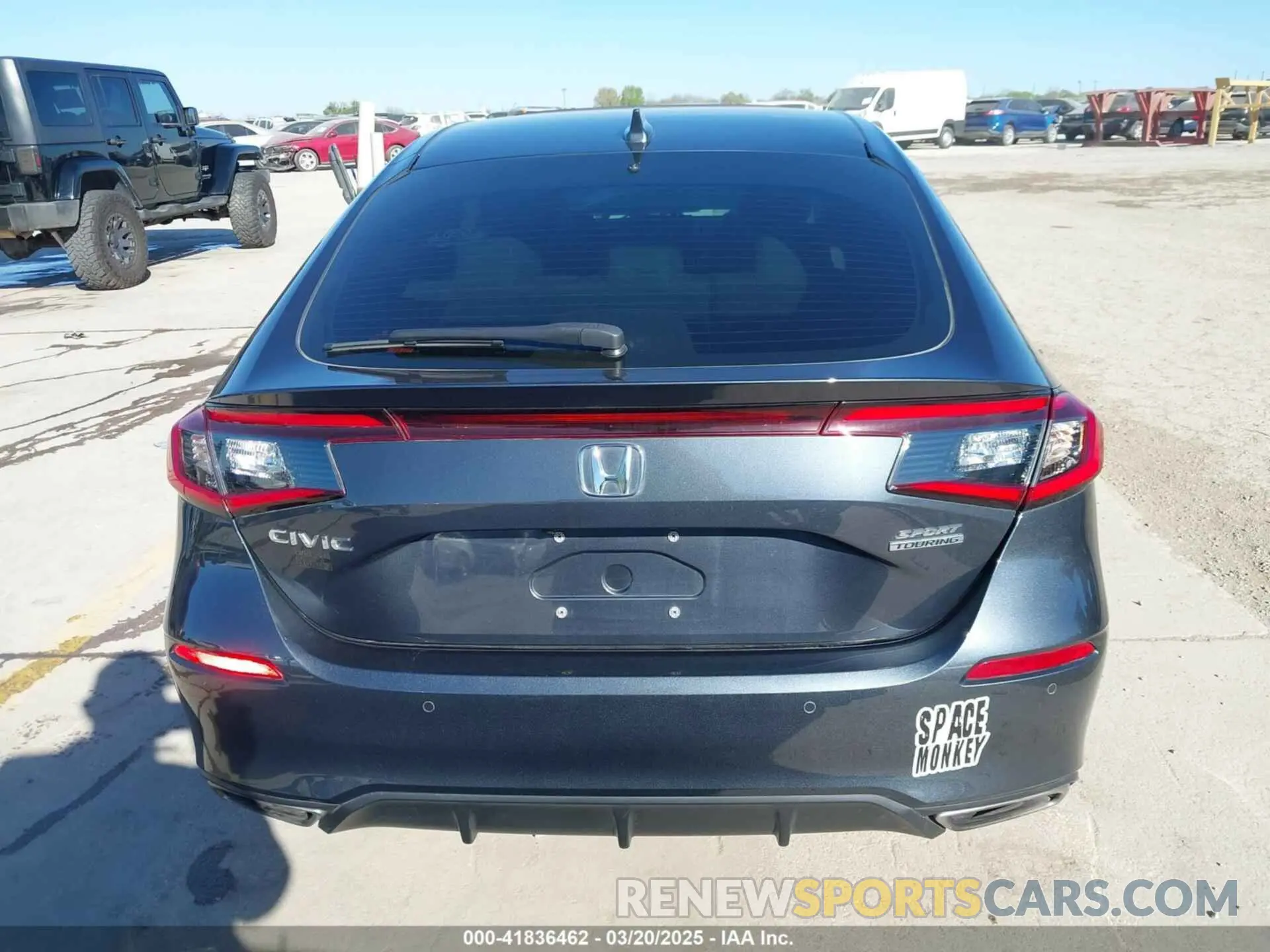 16 Photograph of a damaged car 19XFL1H83NE022056 HONDA CIVIC 2022
