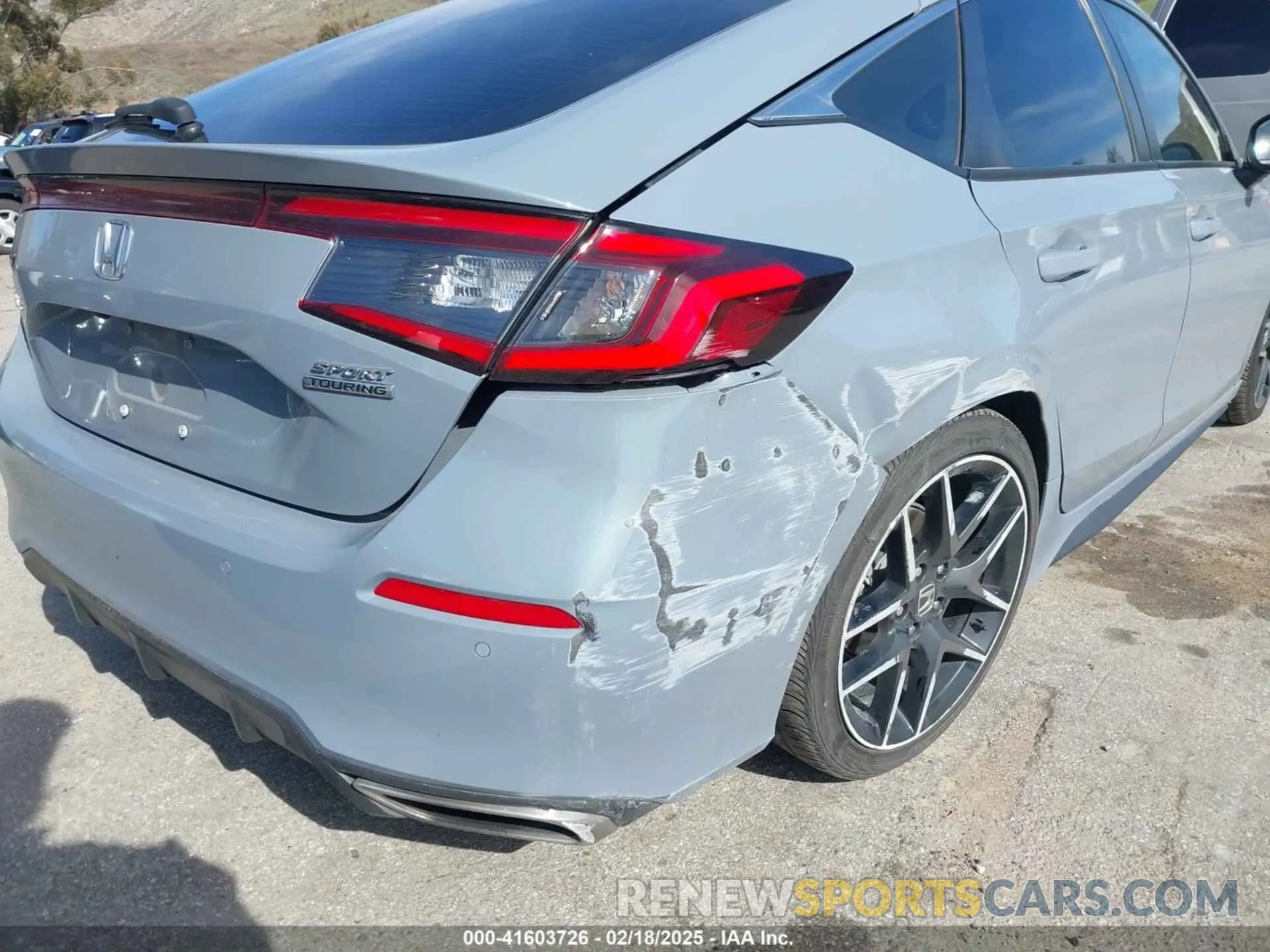 12 Photograph of a damaged car 19XFL1H85NE005842 HONDA CIVIC 2022