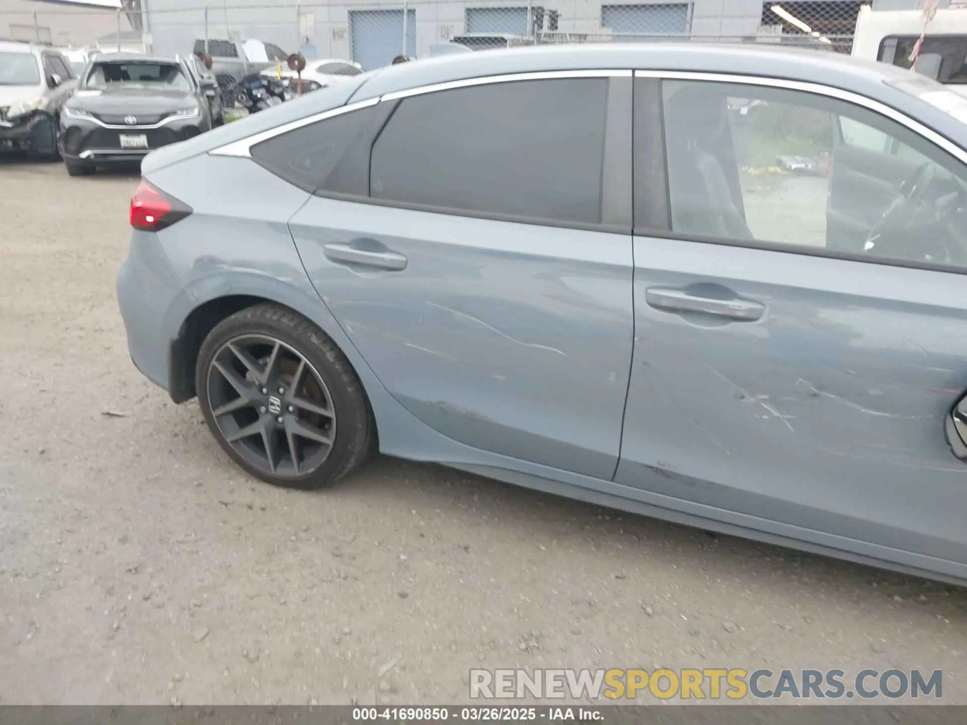 17 Photograph of a damaged car 19XFL1H85NE019417 HONDA CIVIC 2022