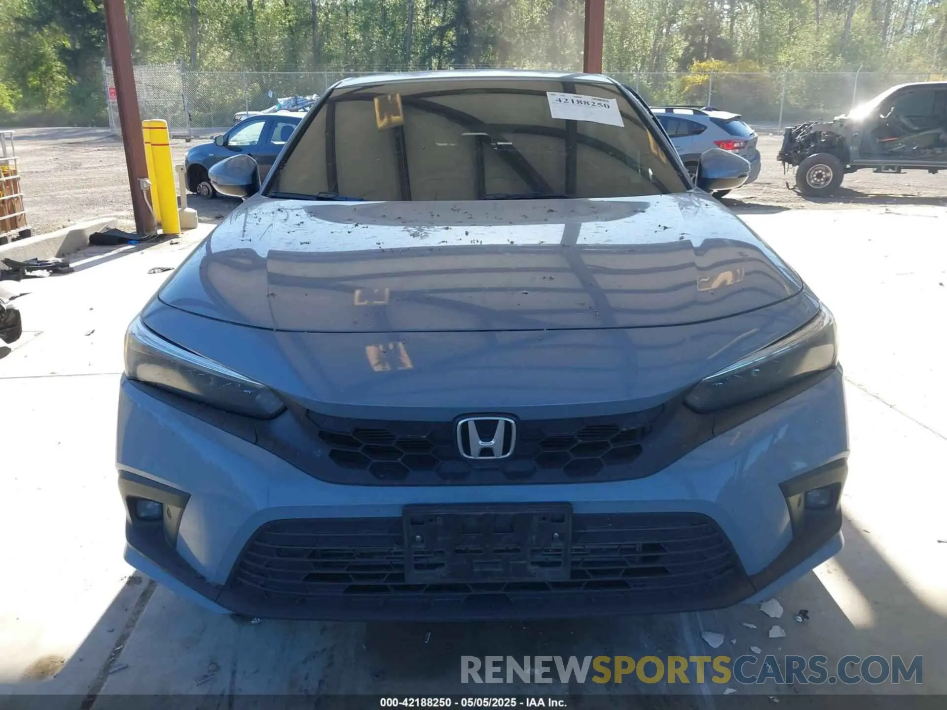 12 Photograph of a damaged car 19XFL1H85NE019952 HONDA CIVIC 2022