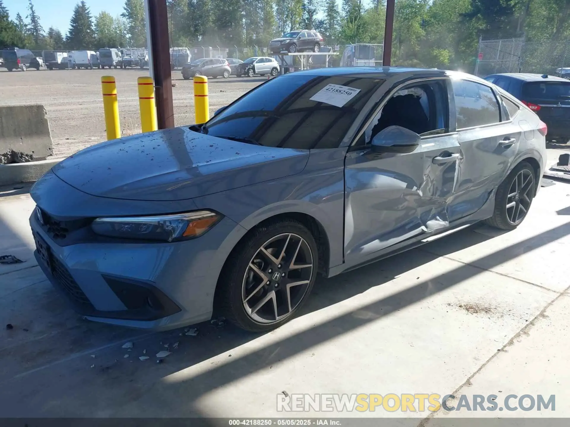 2 Photograph of a damaged car 19XFL1H85NE019952 HONDA CIVIC 2022