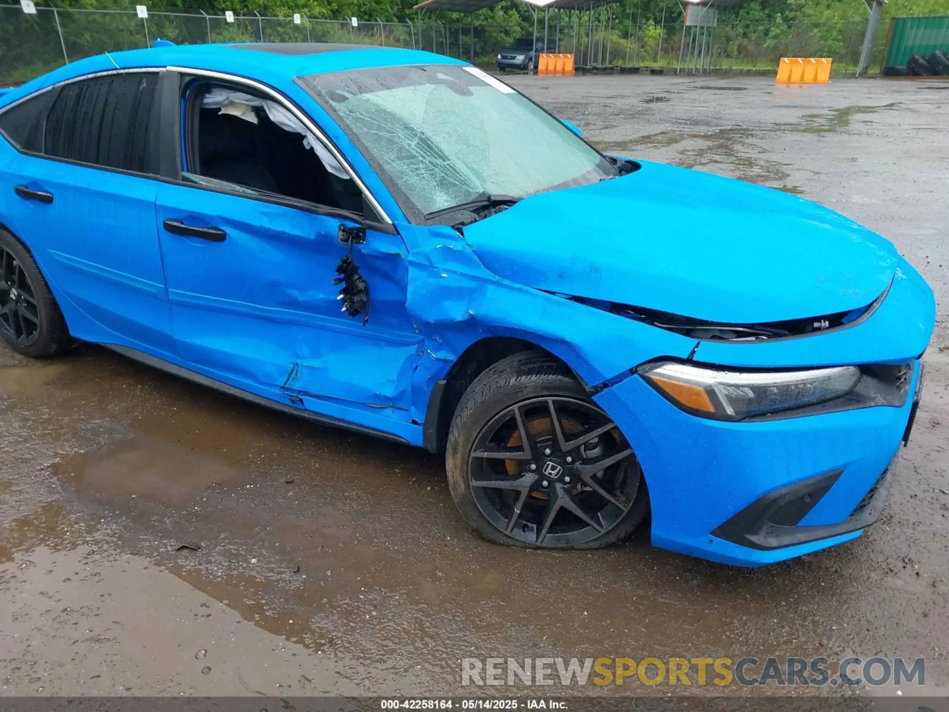 6 Photograph of a damaged car 19XFL1H85NE021149 HONDA CIVIC 2022