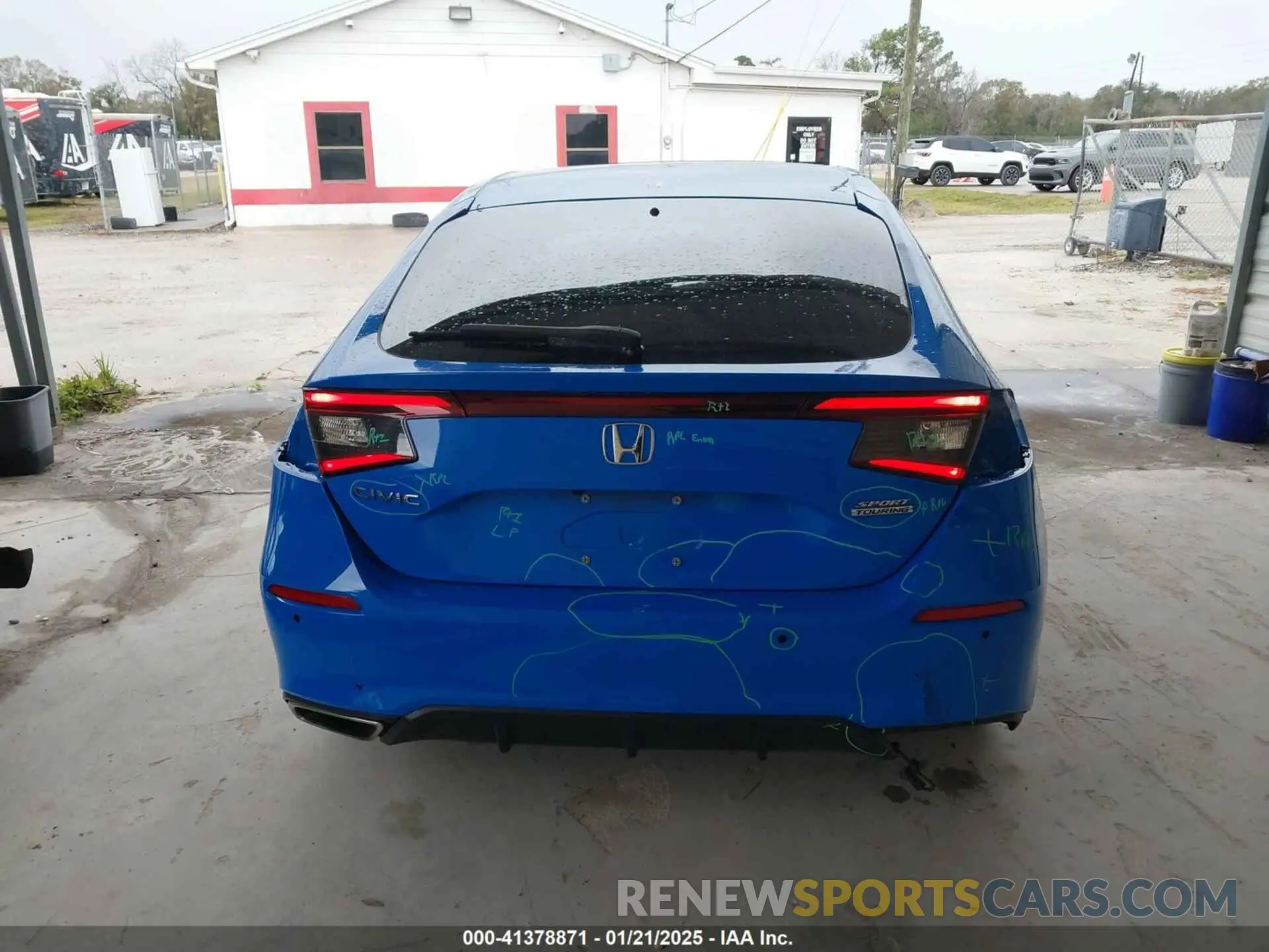 17 Photograph of a damaged car 19XFL1H87NE012338 HONDA CIVIC 2022