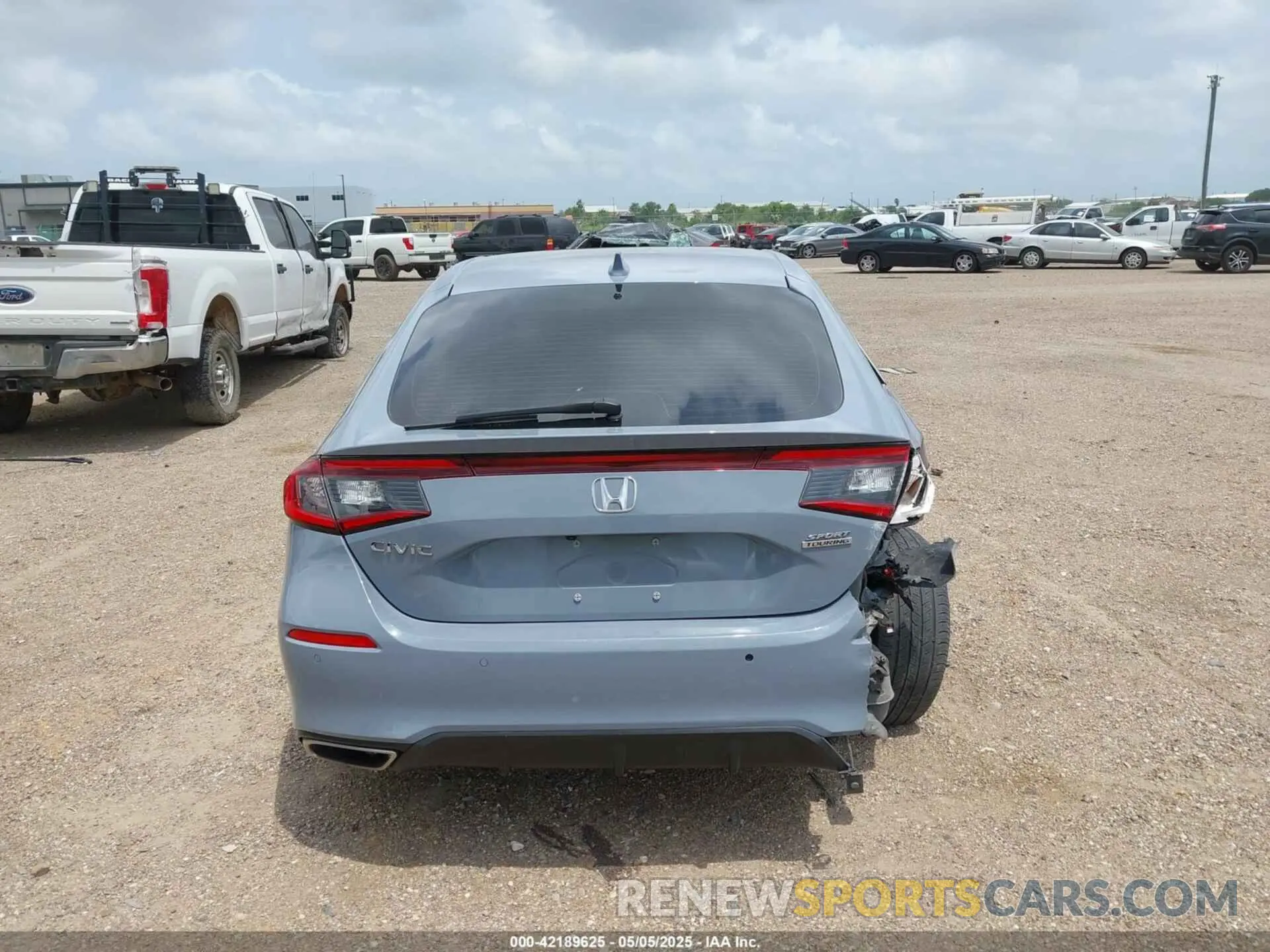 16 Photograph of a damaged car 19XFL1H88NE002627 HONDA CIVIC 2022
