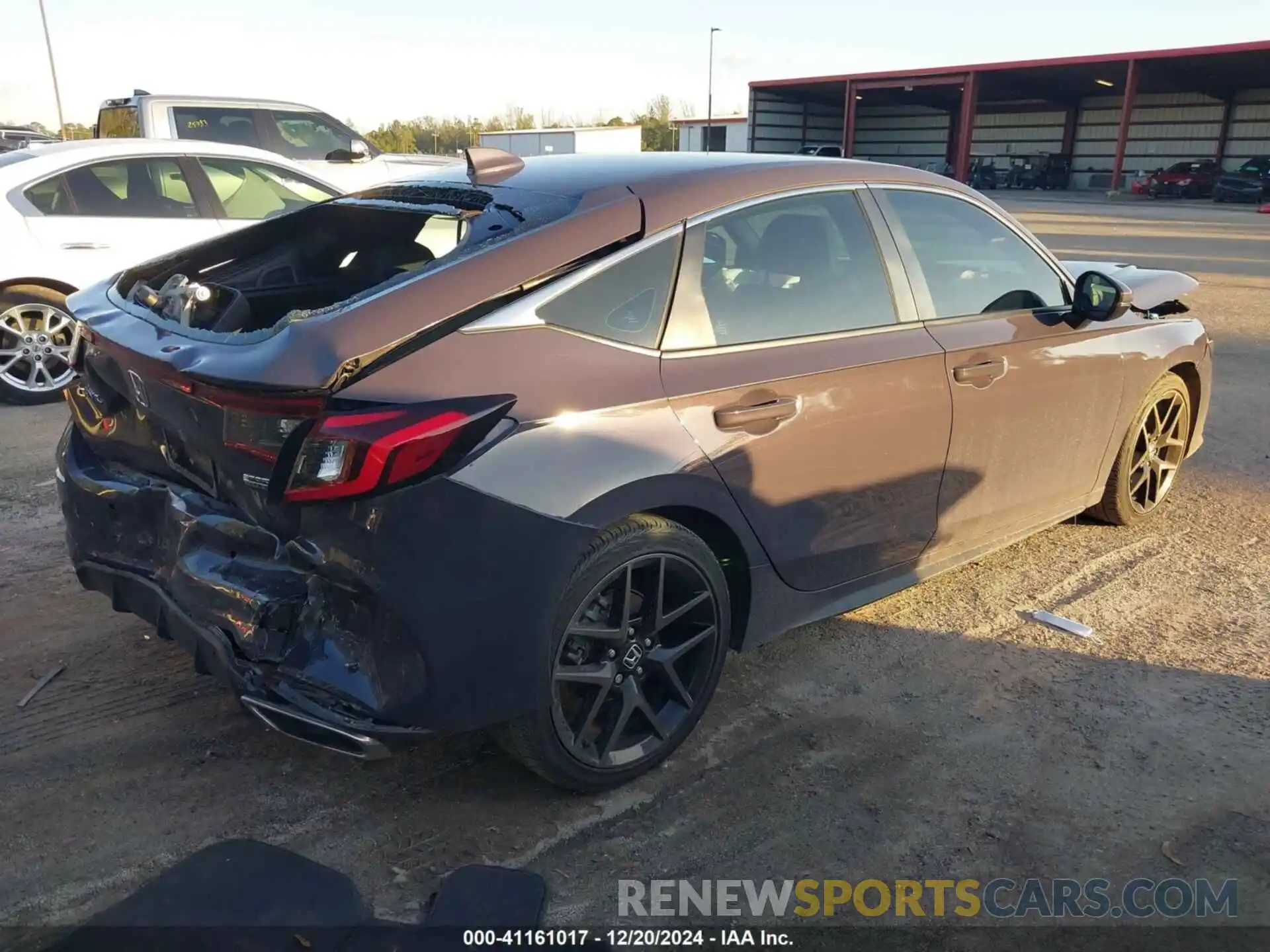 4 Photograph of a damaged car 19XFL1H88NE024448 HONDA CIVIC 2022