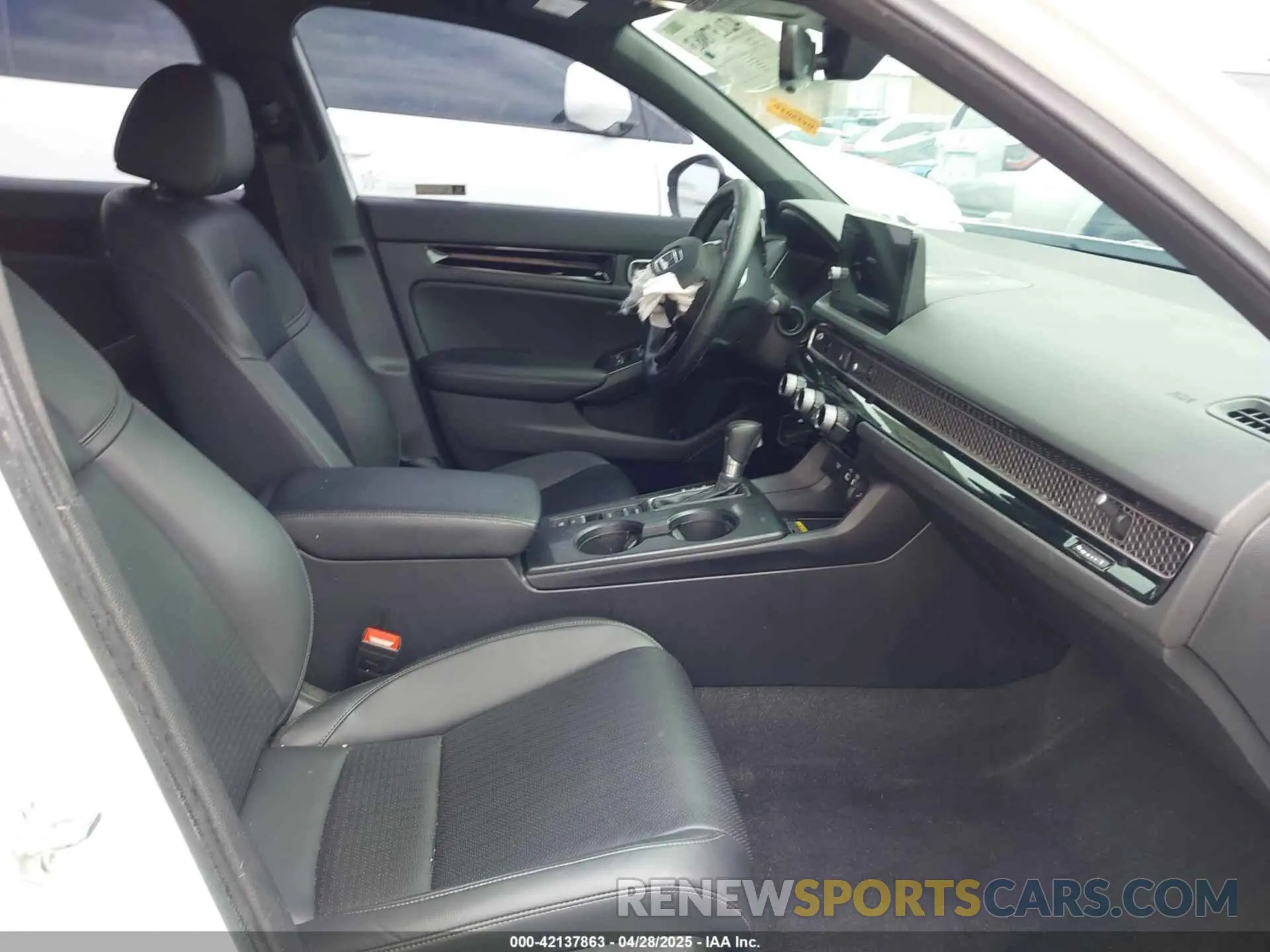 5 Photograph of a damaged car 19XFL1H8XNE009448 HONDA CIVIC 2022