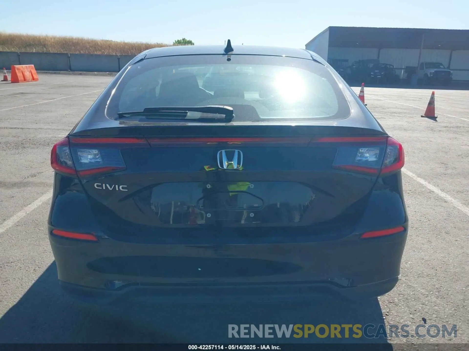 16 Photograph of a damaged car 19XFL2H56NE023472 HONDA CIVIC 2022