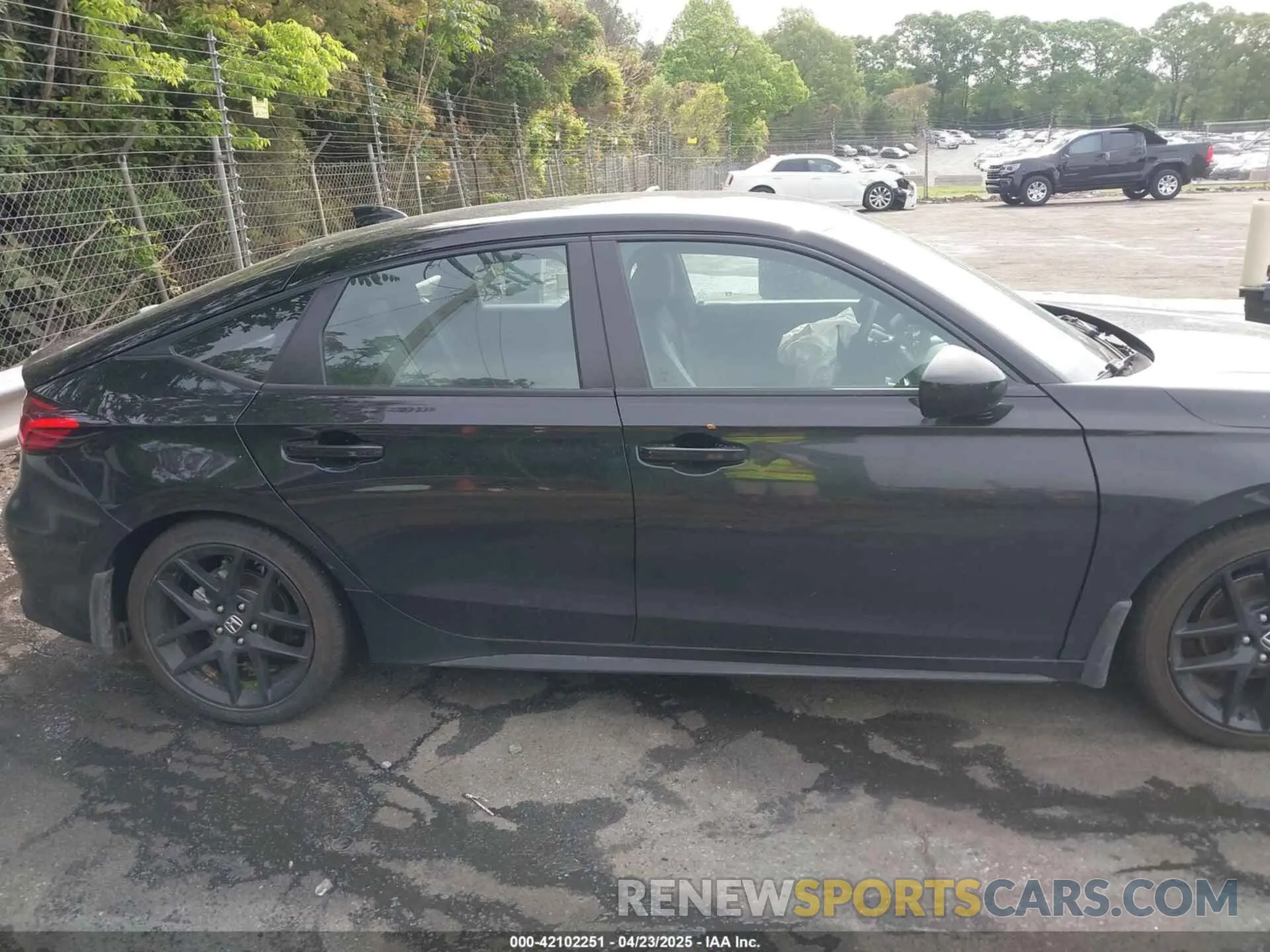 13 Photograph of a damaged car 19XFL2H80NE013353 HONDA CIVIC 2022
