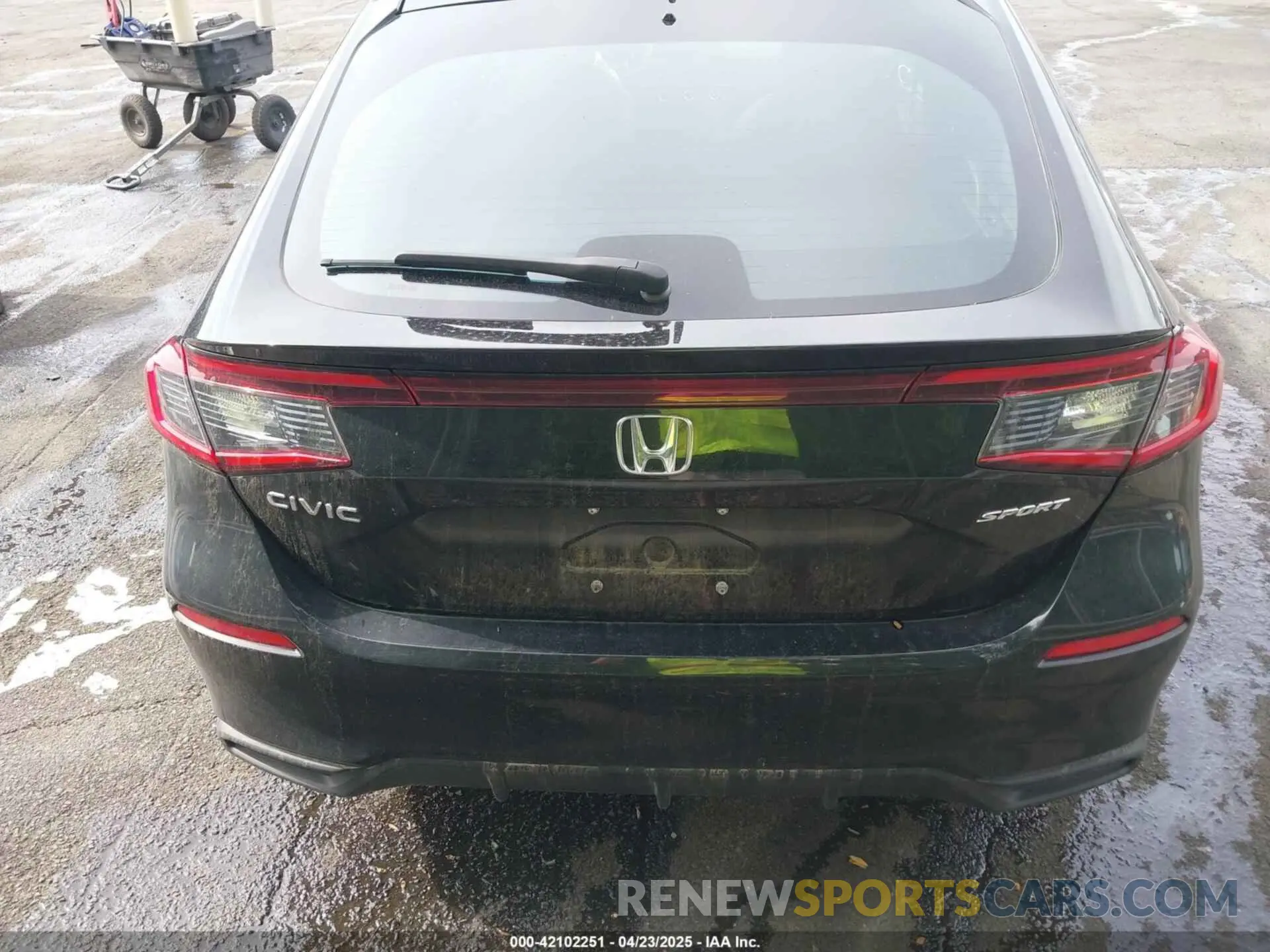 16 Photograph of a damaged car 19XFL2H80NE013353 HONDA CIVIC 2022