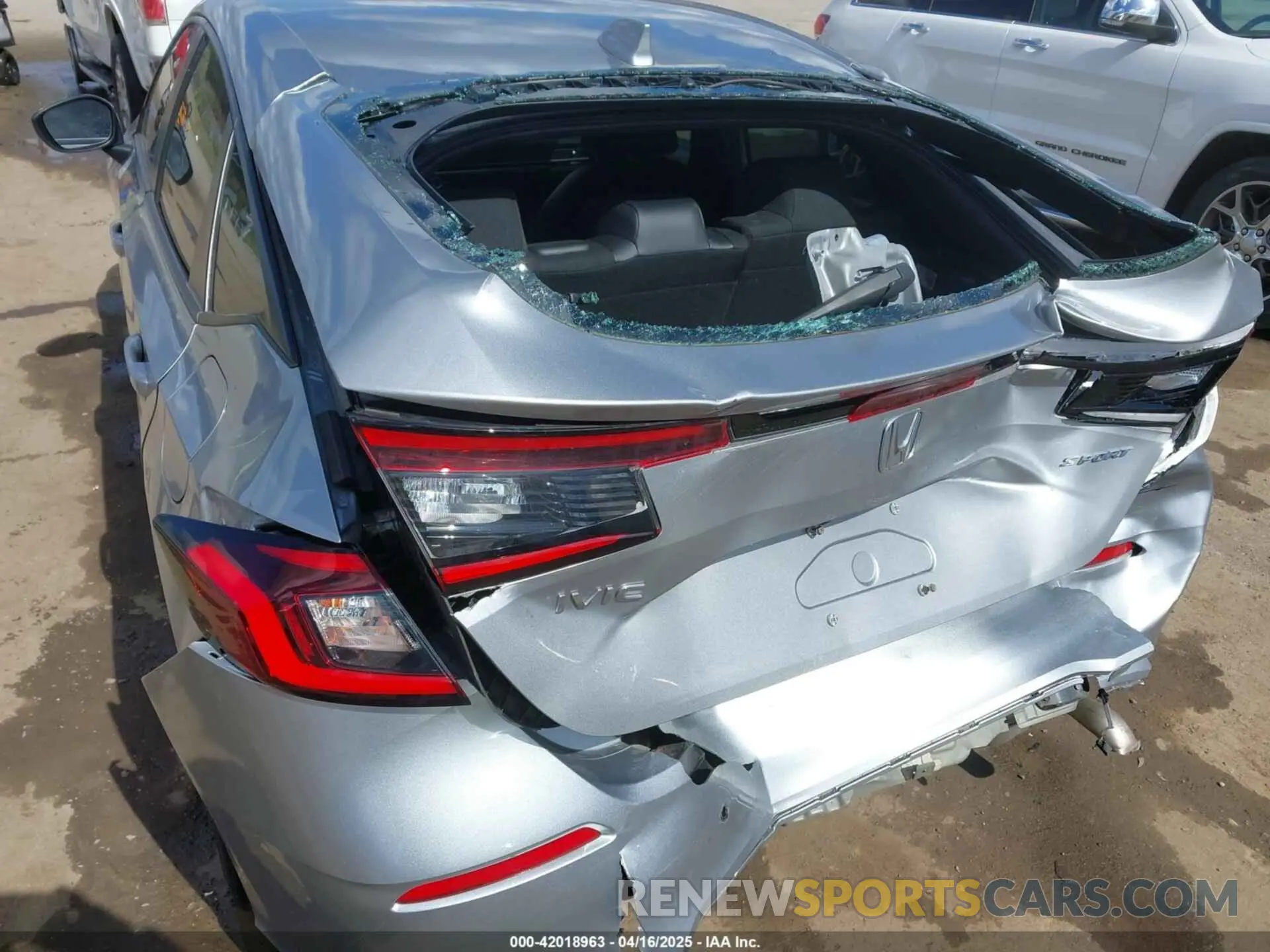 19 Photograph of a damaged car 19XFL2H81NE007142 HONDA CIVIC 2022