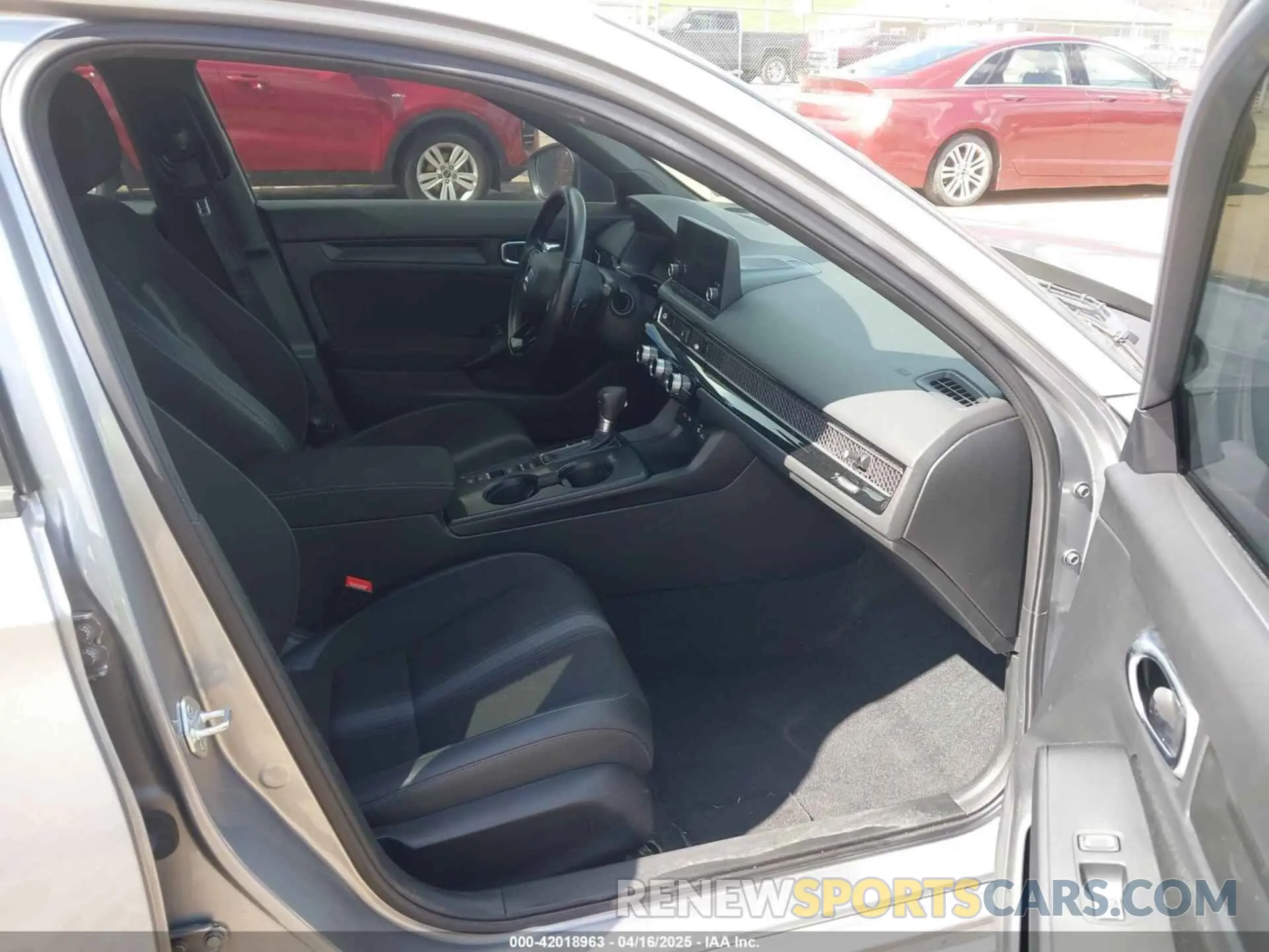 5 Photograph of a damaged car 19XFL2H81NE007142 HONDA CIVIC 2022