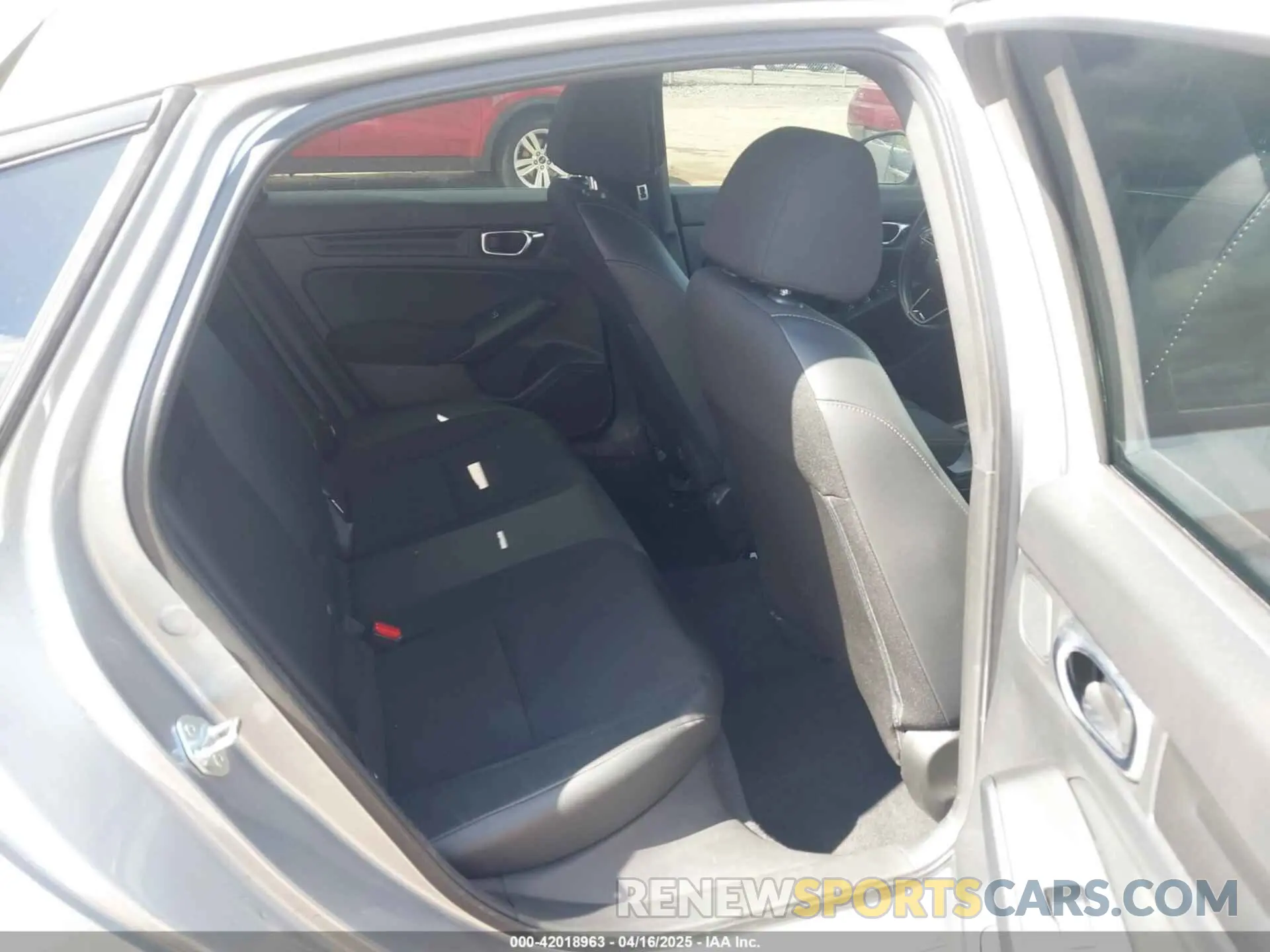 8 Photograph of a damaged car 19XFL2H81NE007142 HONDA CIVIC 2022