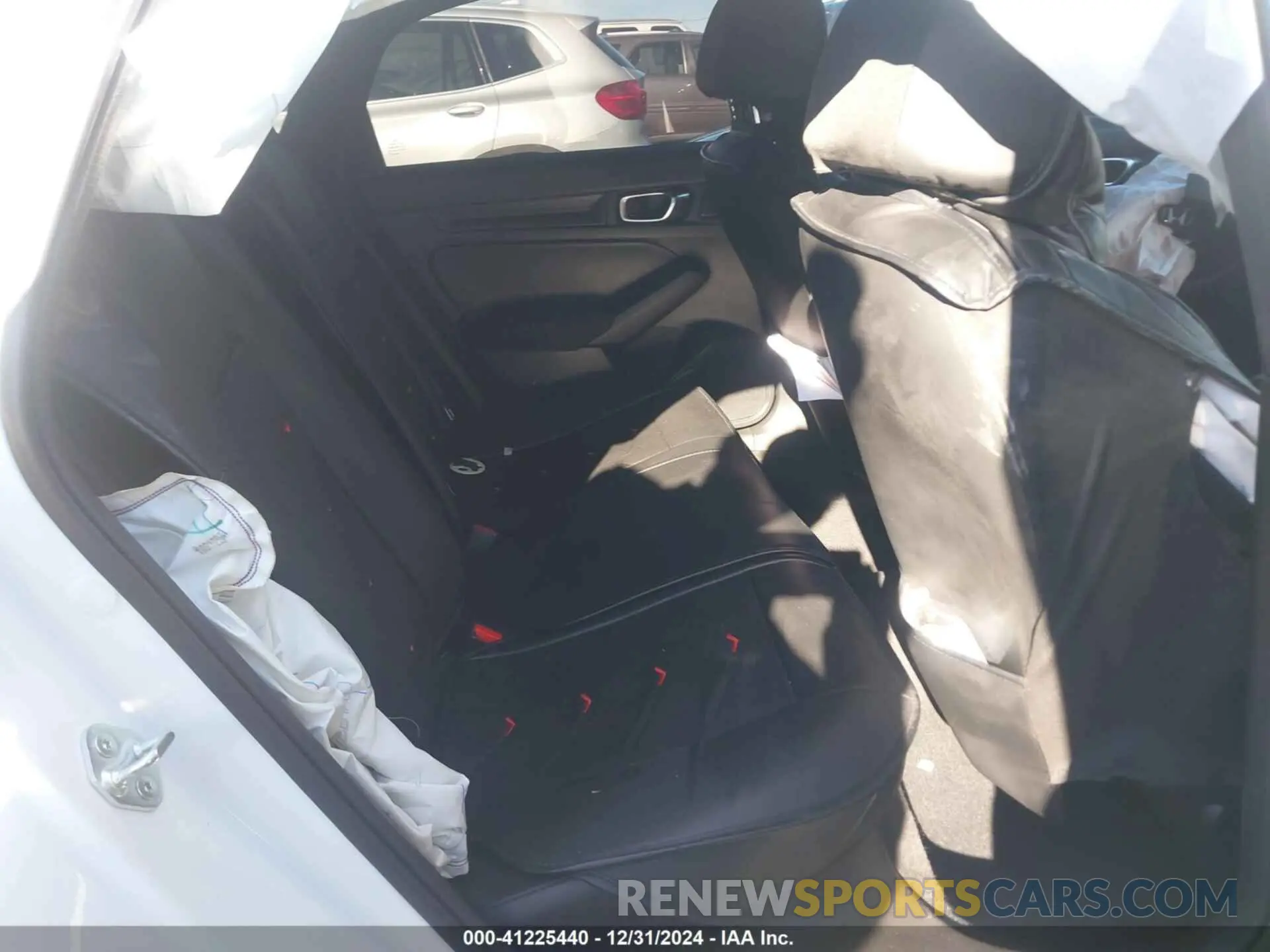 8 Photograph of a damaged car 19XFL2H81NE020344 HONDA CIVIC 2022