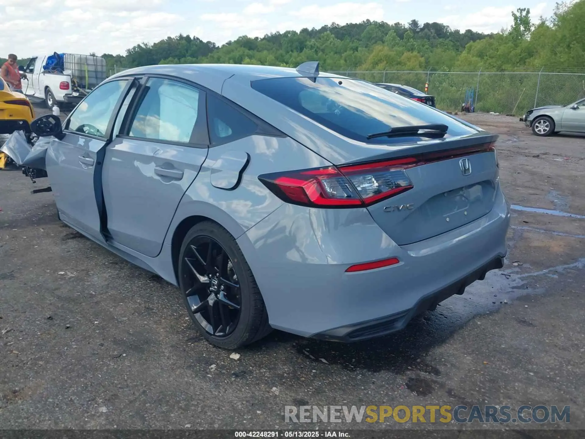 3 Photograph of a damaged car 19XFL2H82NE011801 HONDA CIVIC 2022