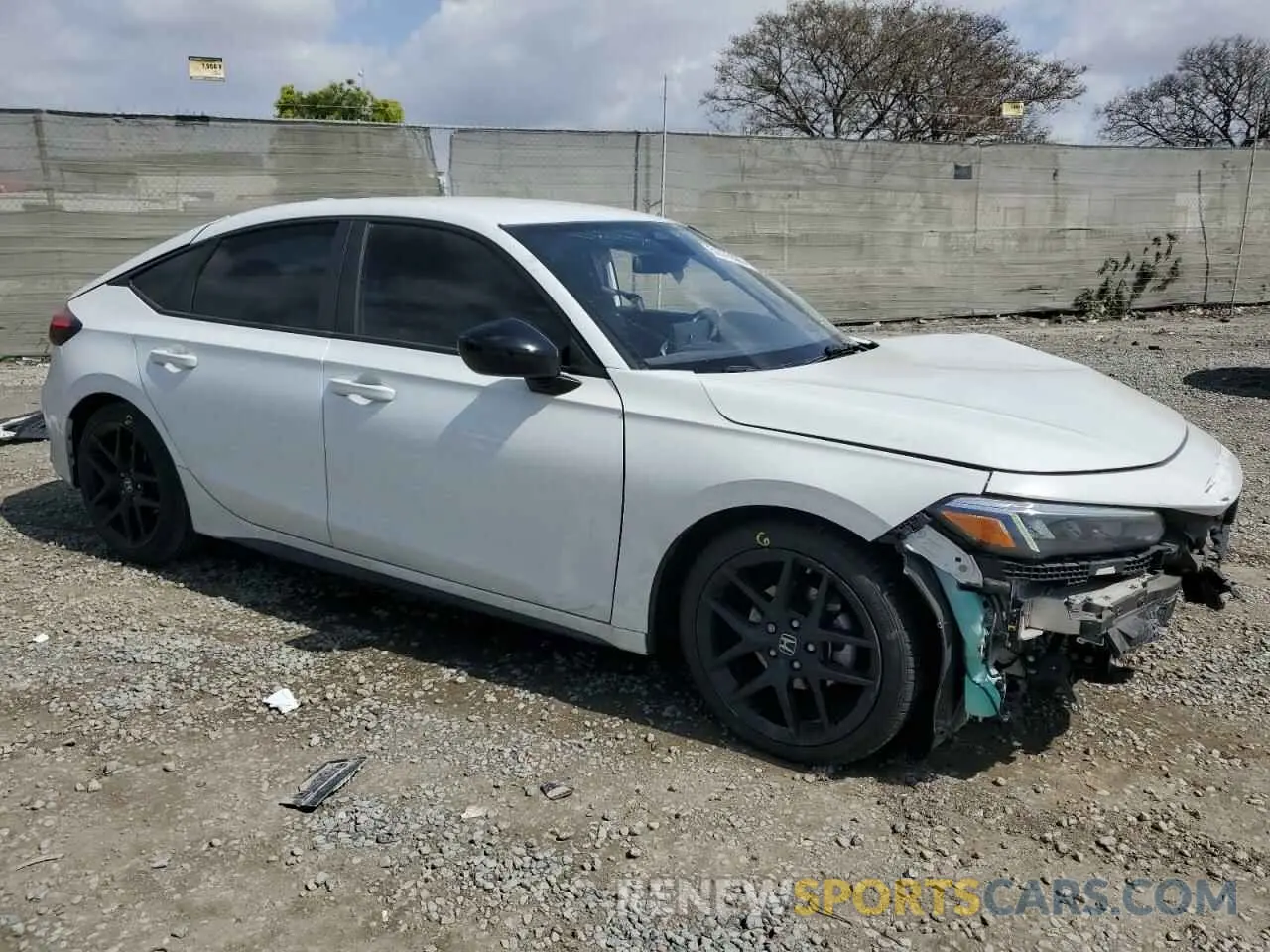 4 Photograph of a damaged car 19XFL2H83NE004016 HONDA CIVIC 2022