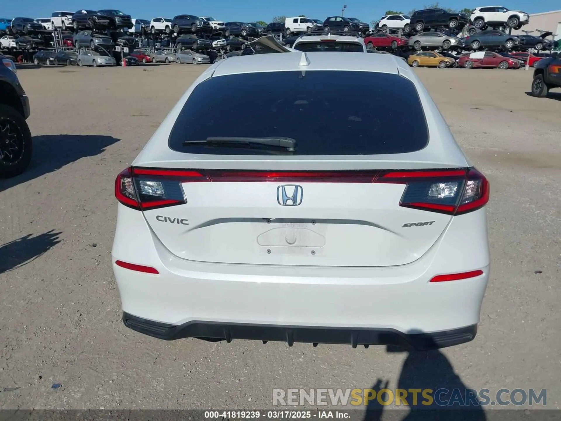 17 Photograph of a damaged car 19XFL2H83NE010656 HONDA CIVIC 2022