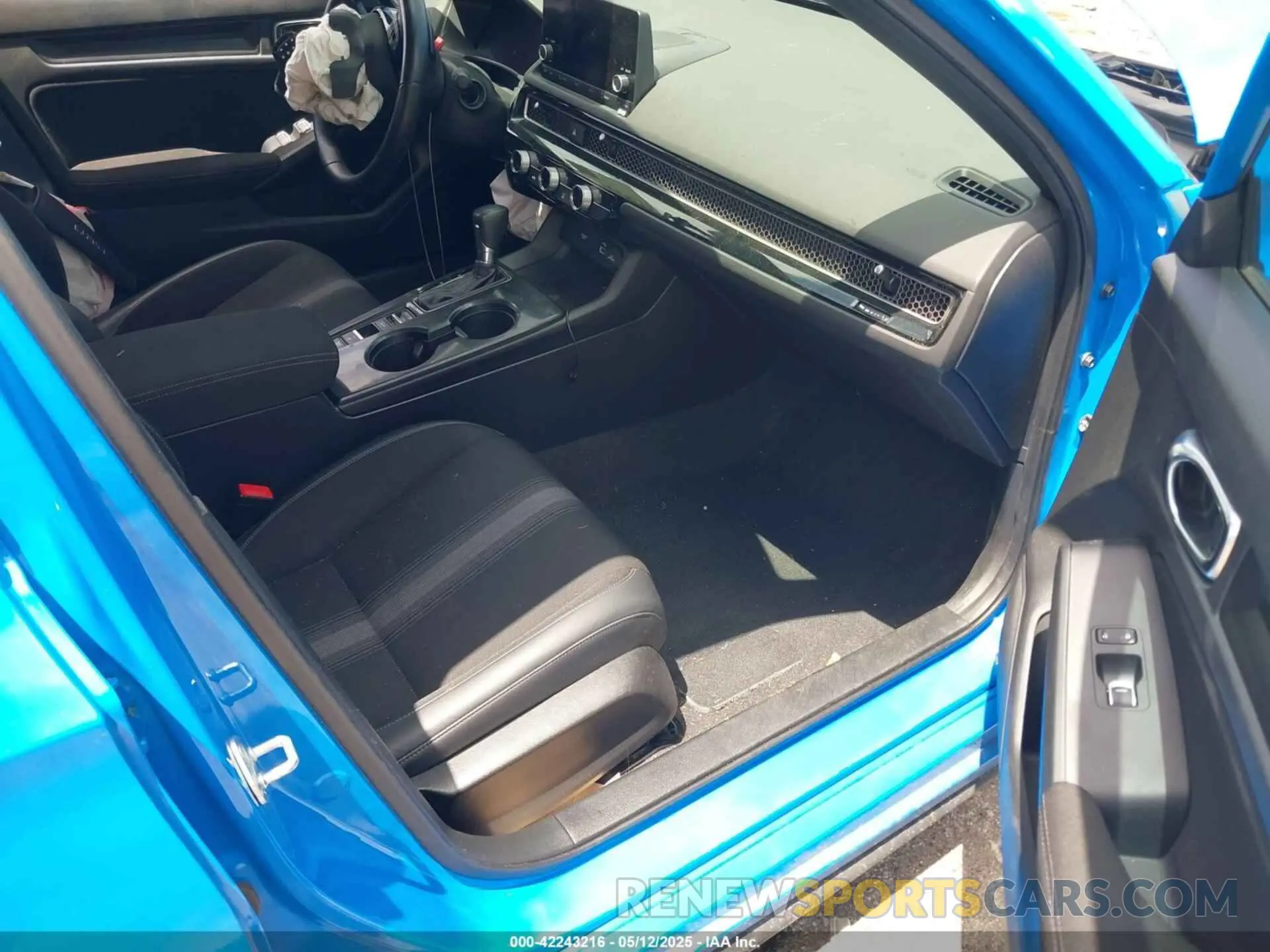5 Photograph of a damaged car 19XFL2H84NE008317 HONDA CIVIC 2022