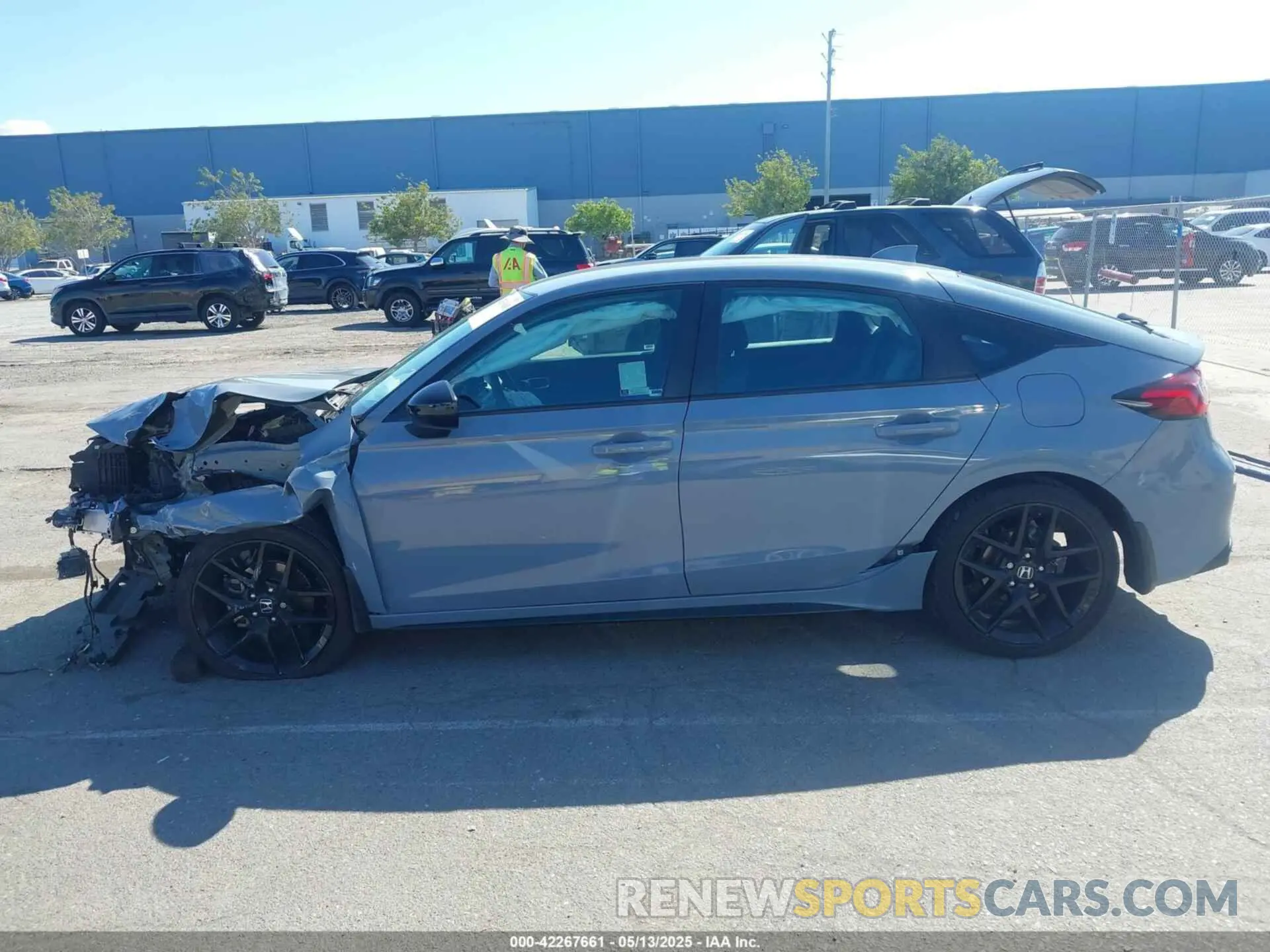 15 Photograph of a damaged car 19XFL2H84NE013601 HONDA CIVIC 2022