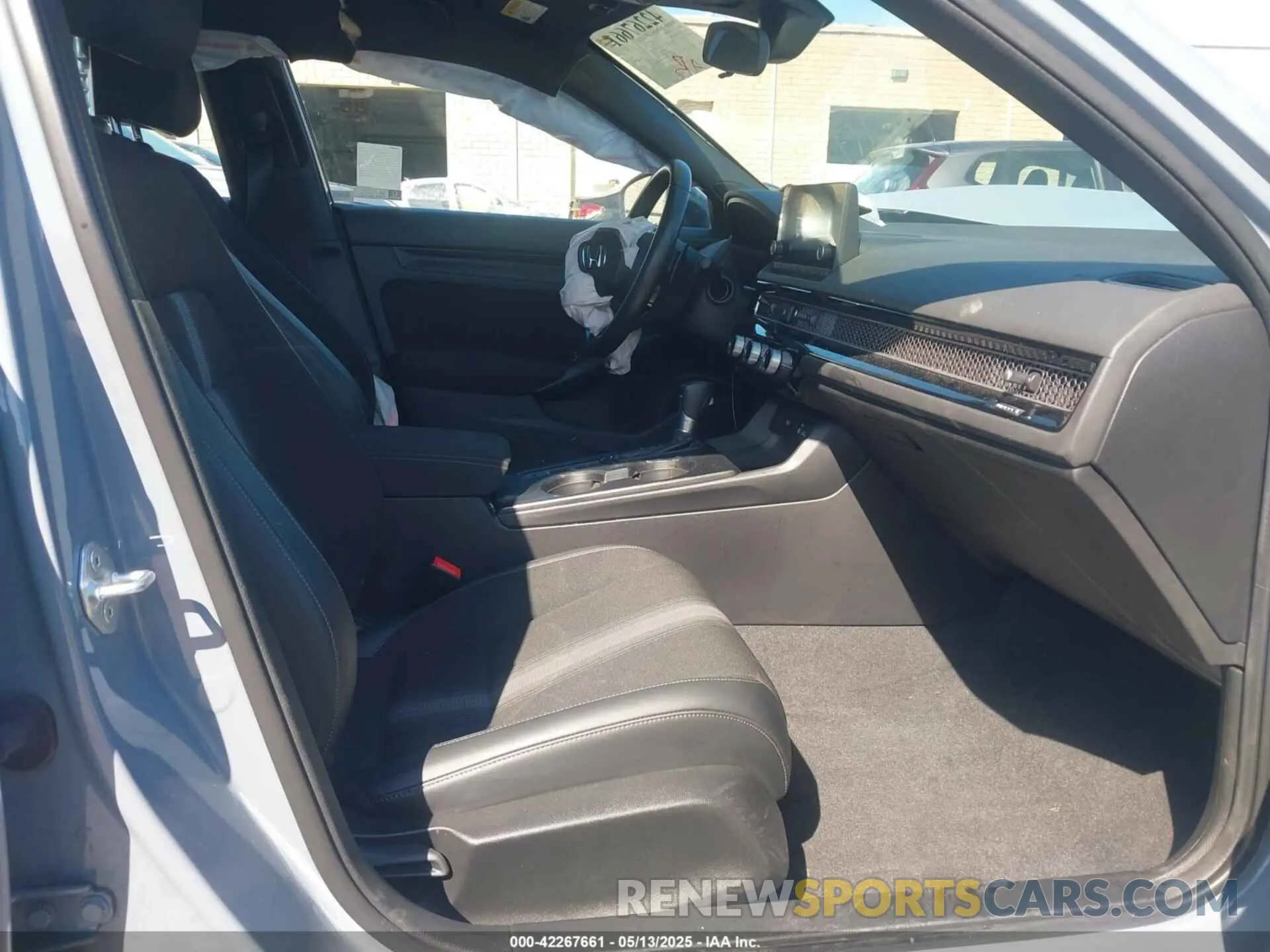 5 Photograph of a damaged car 19XFL2H84NE013601 HONDA CIVIC 2022