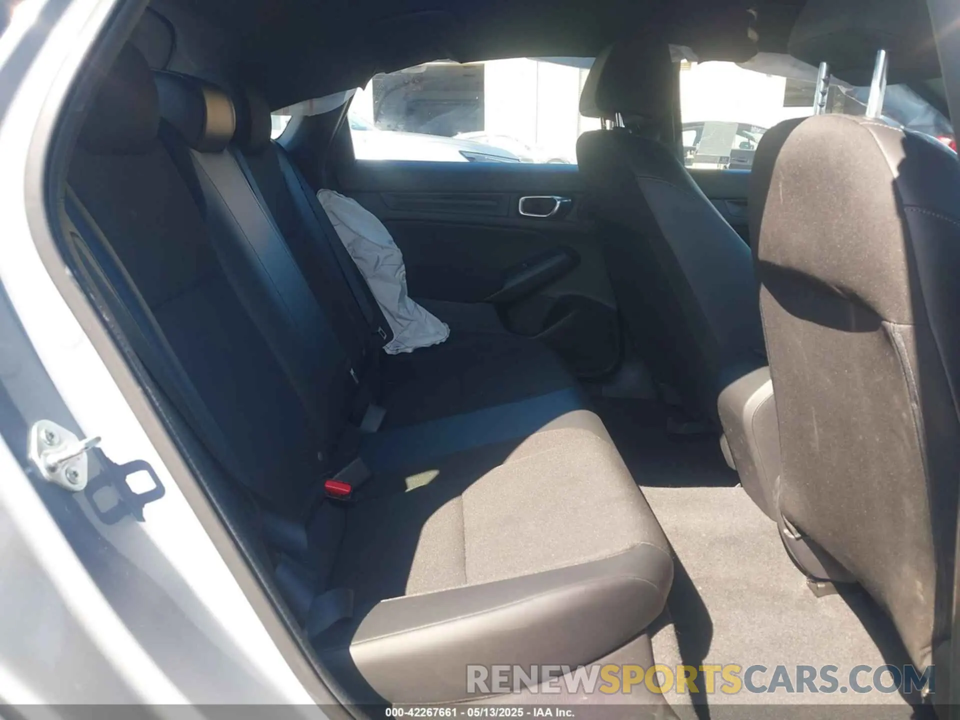 8 Photograph of a damaged car 19XFL2H84NE013601 HONDA CIVIC 2022
