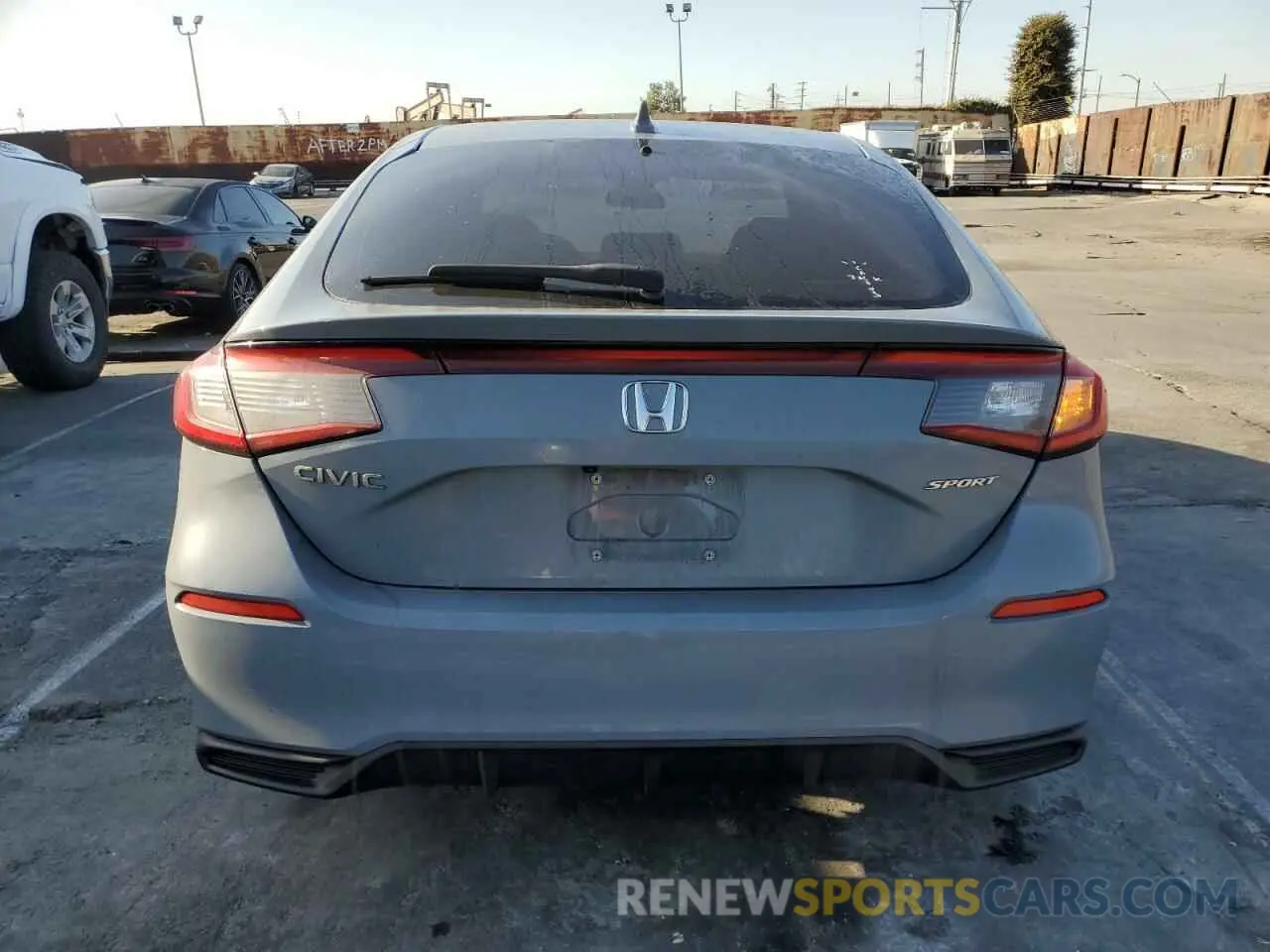6 Photograph of a damaged car 19XFL2H84NE021309 HONDA CIVIC 2022